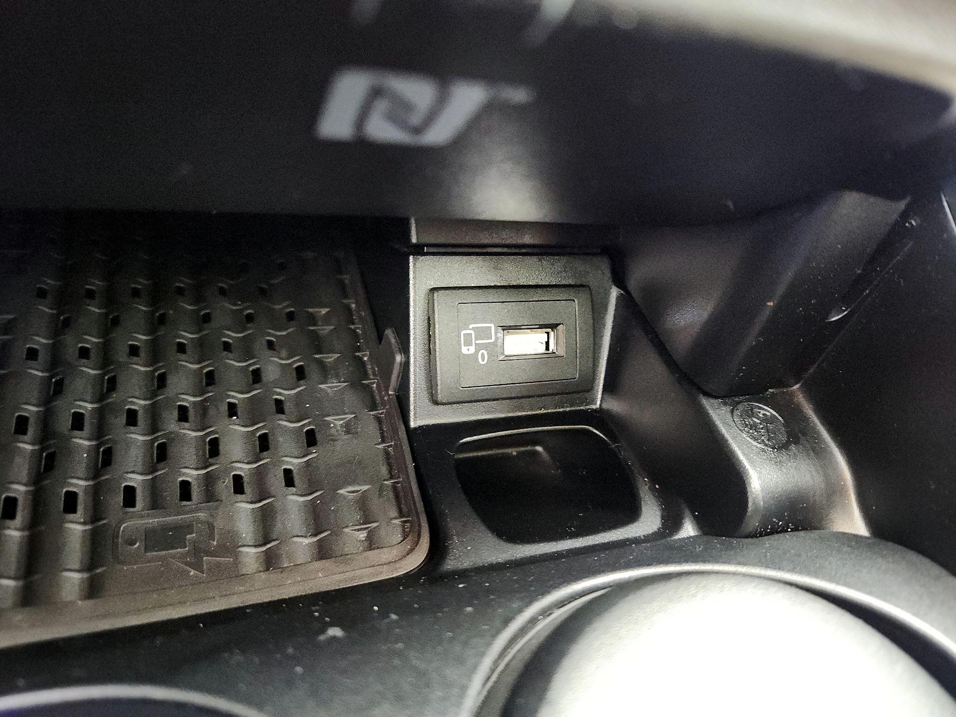 Thumbnail: 2017 Mercedes-Benz E-Class - 19