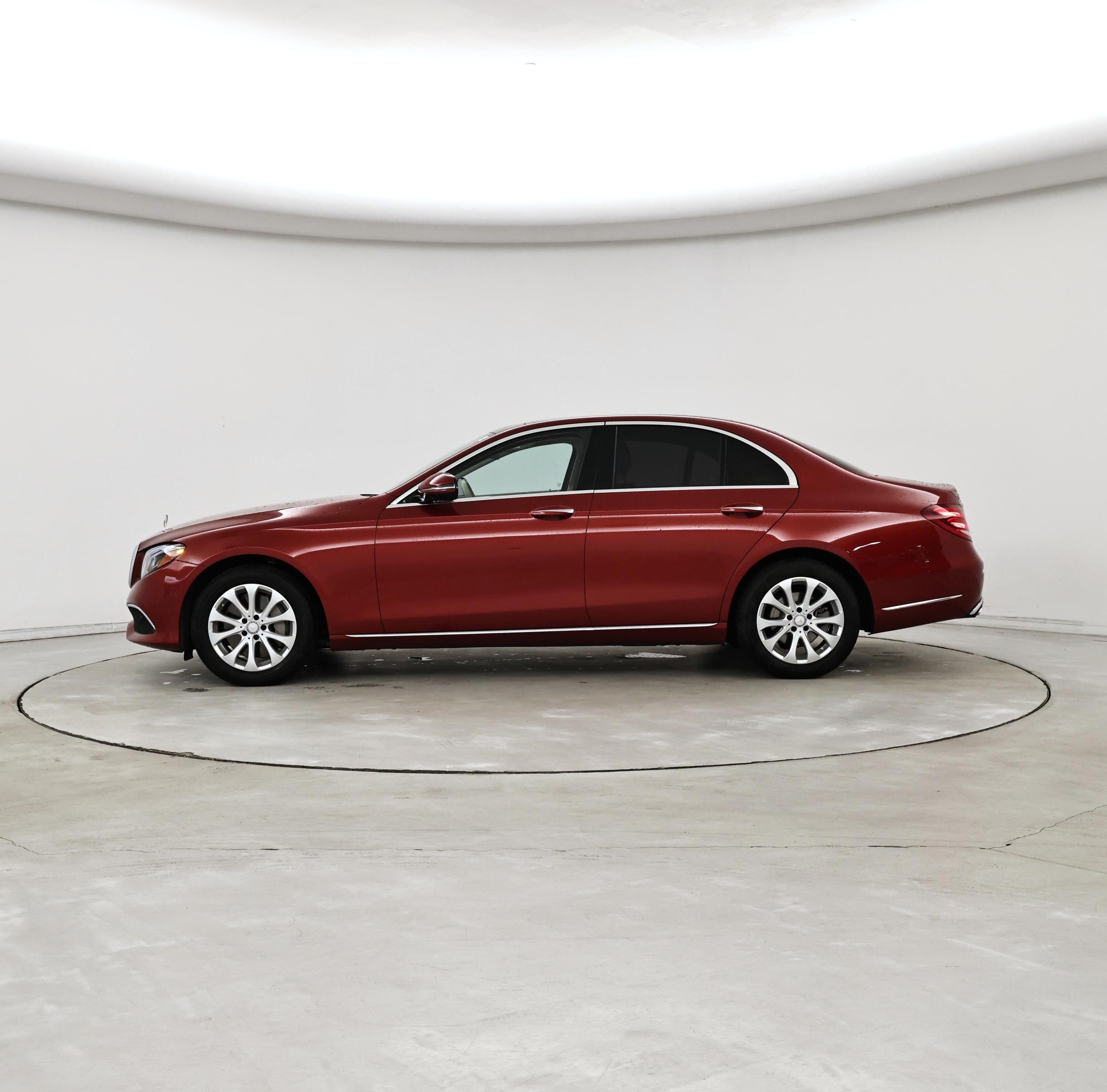 Thumbnail: 2017 Mercedes-Benz E-Class - 3