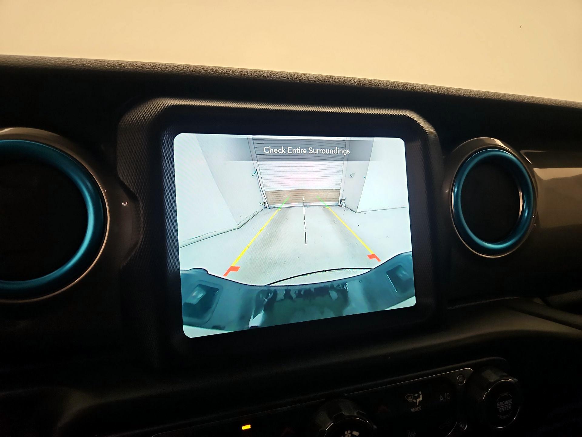 Thumbnail: 2020 Jeep Gladiator - 15