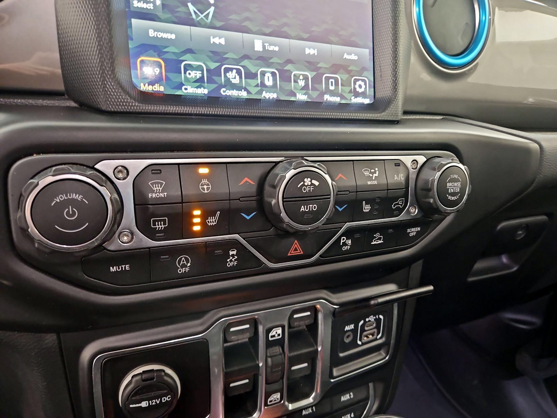 Thumbnail: 2020 Jeep Gladiator - 17