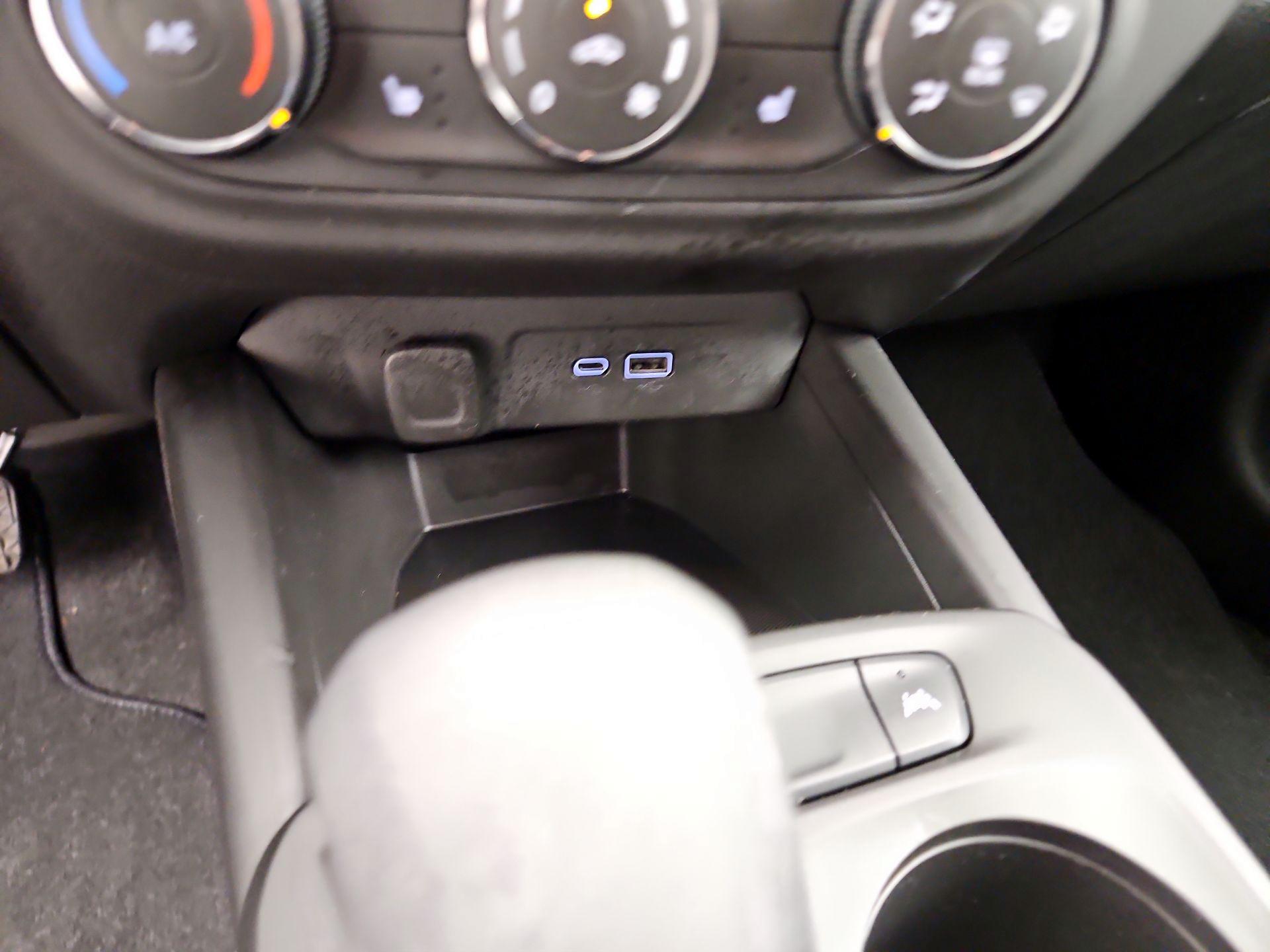 Thumbnail: 2024 Chevrolet Trax - 18