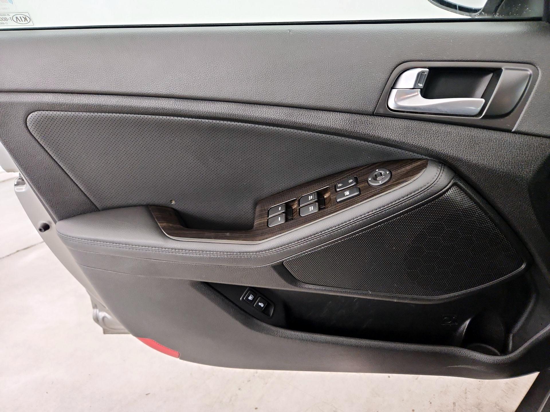 Thumbnail: 2015 Kia Optima - 12