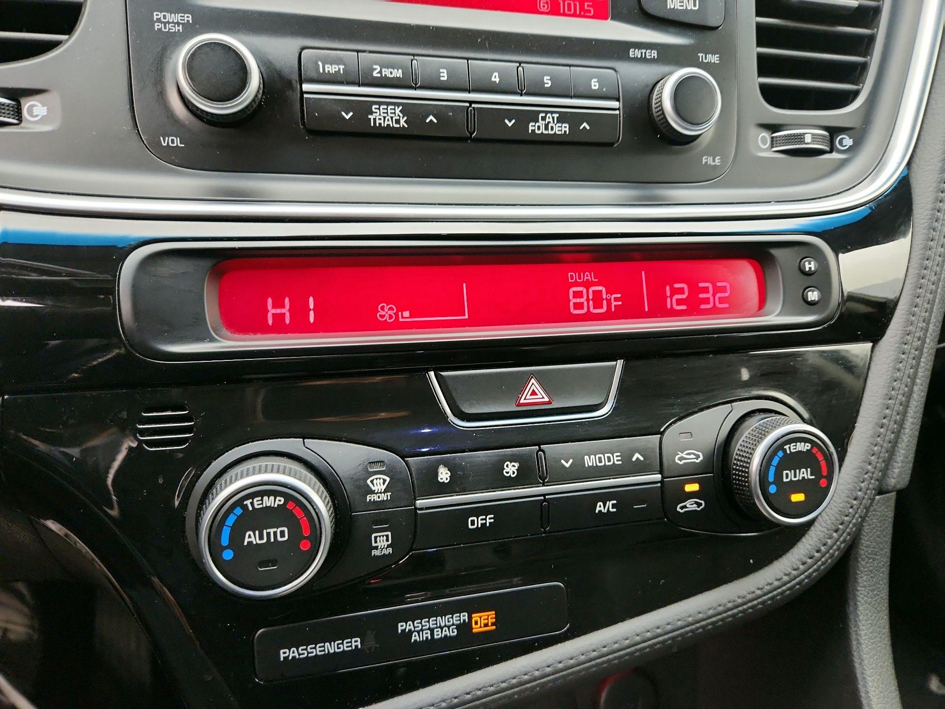 Thumbnail: 2015 Kia Optima - 15