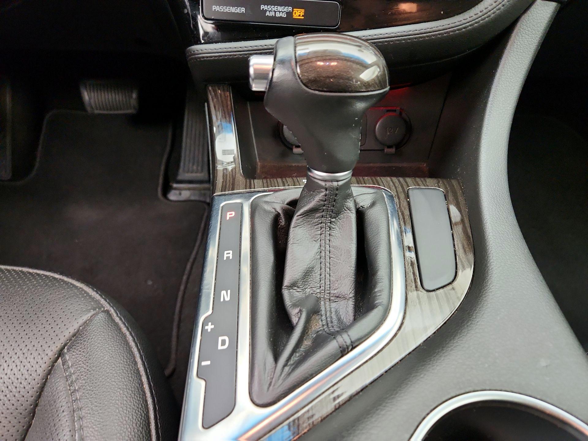 Thumbnail: 2015 Kia Optima - 16