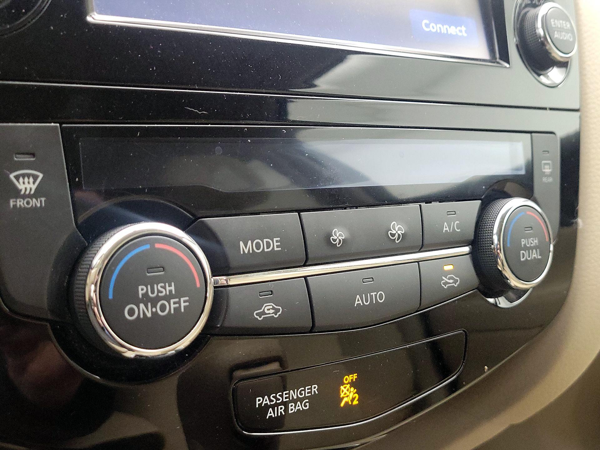 Thumbnail: 2015 Nissan Rogue - 16