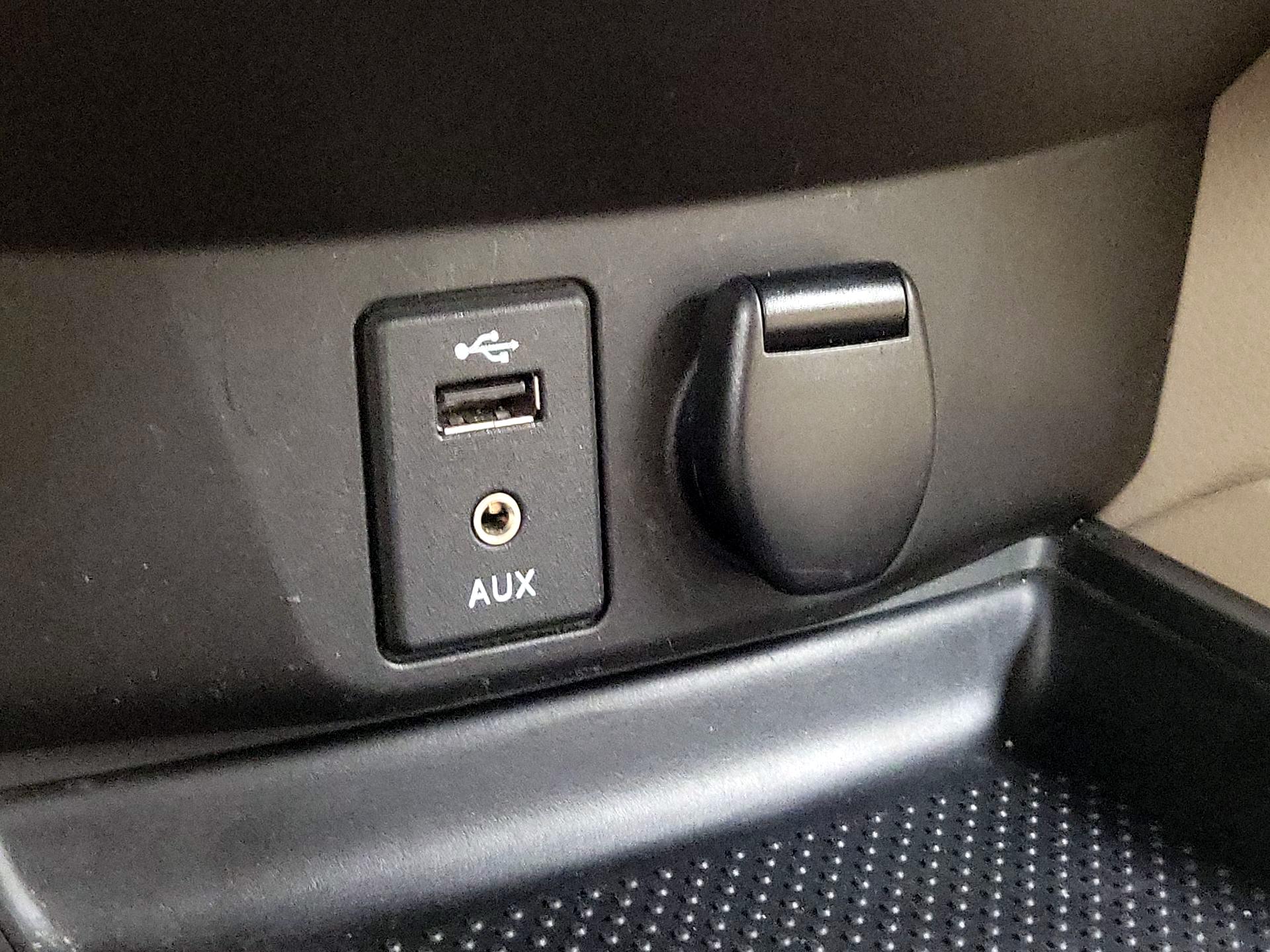 Thumbnail: 2015 Nissan Rogue - 18