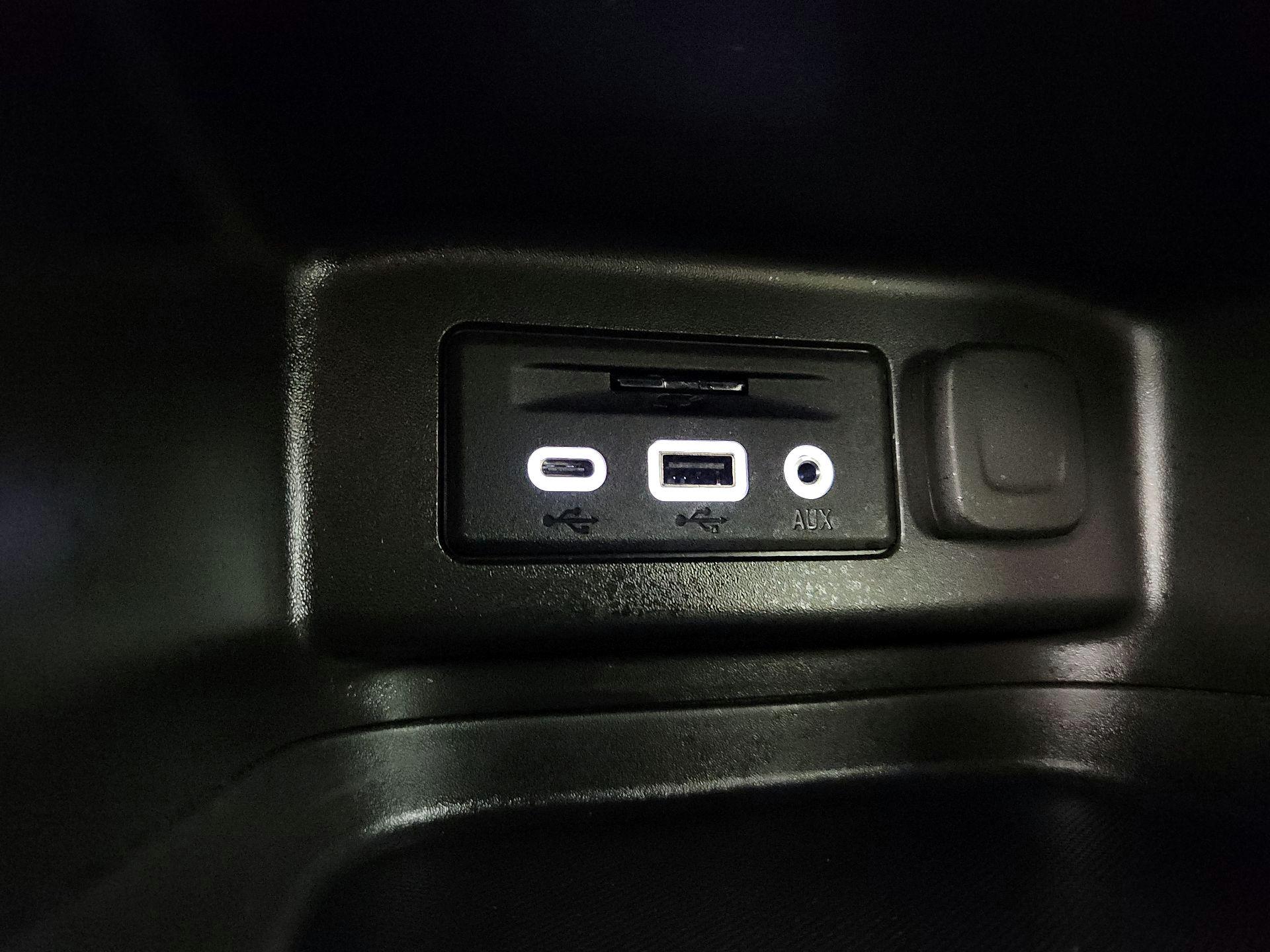 Thumbnail: 2022 Chevrolet Equinox - 18