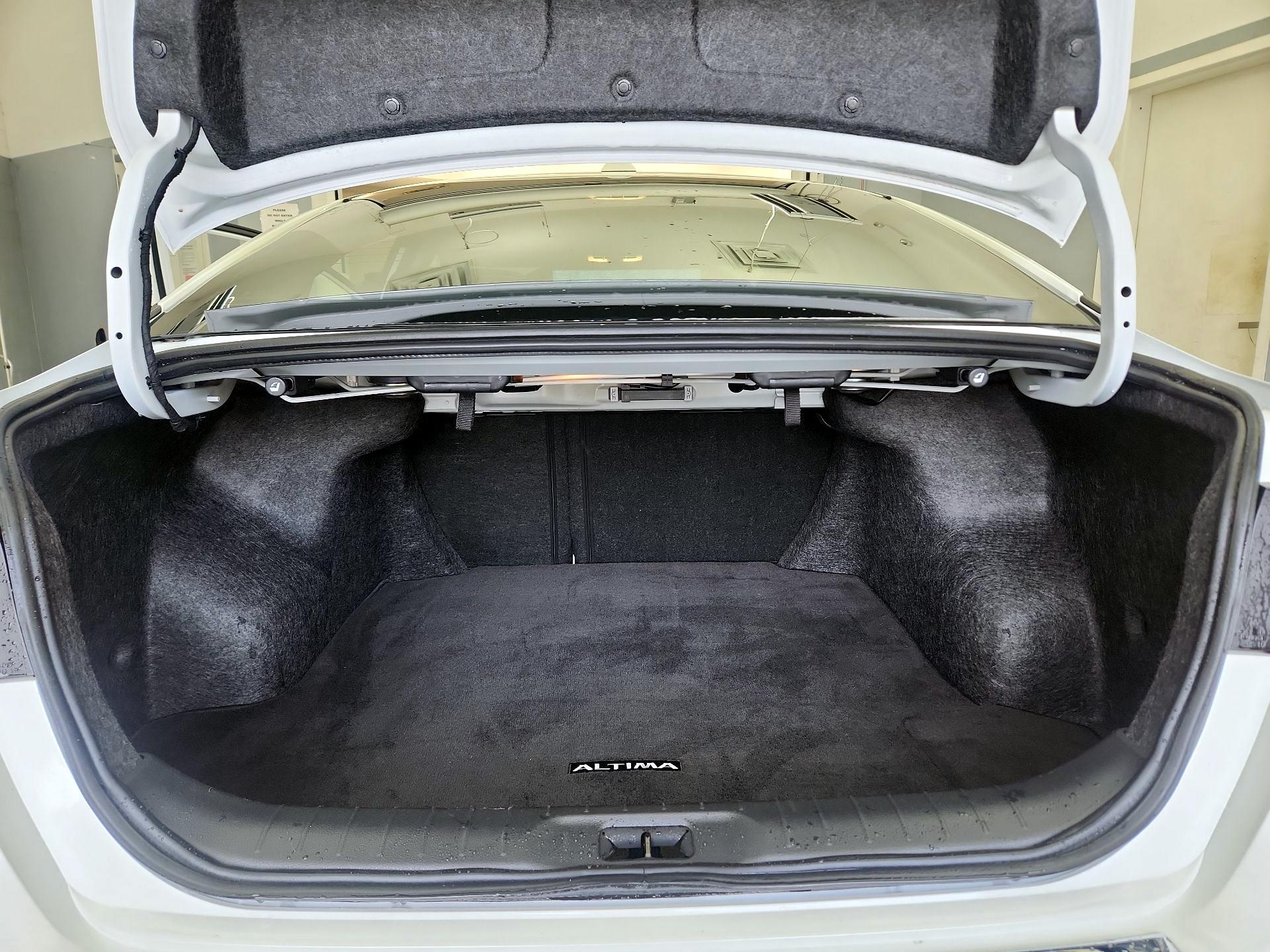 Thumbnail: 2023 Nissan Altima - 20