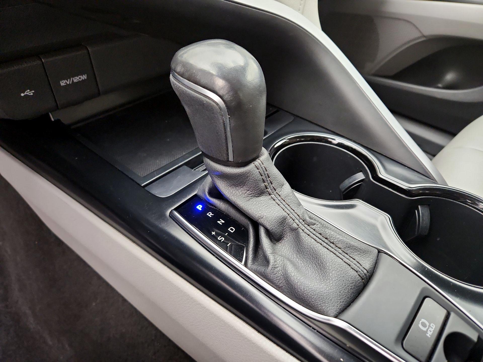 Thumbnail: 2020 Toyota Camry - 17