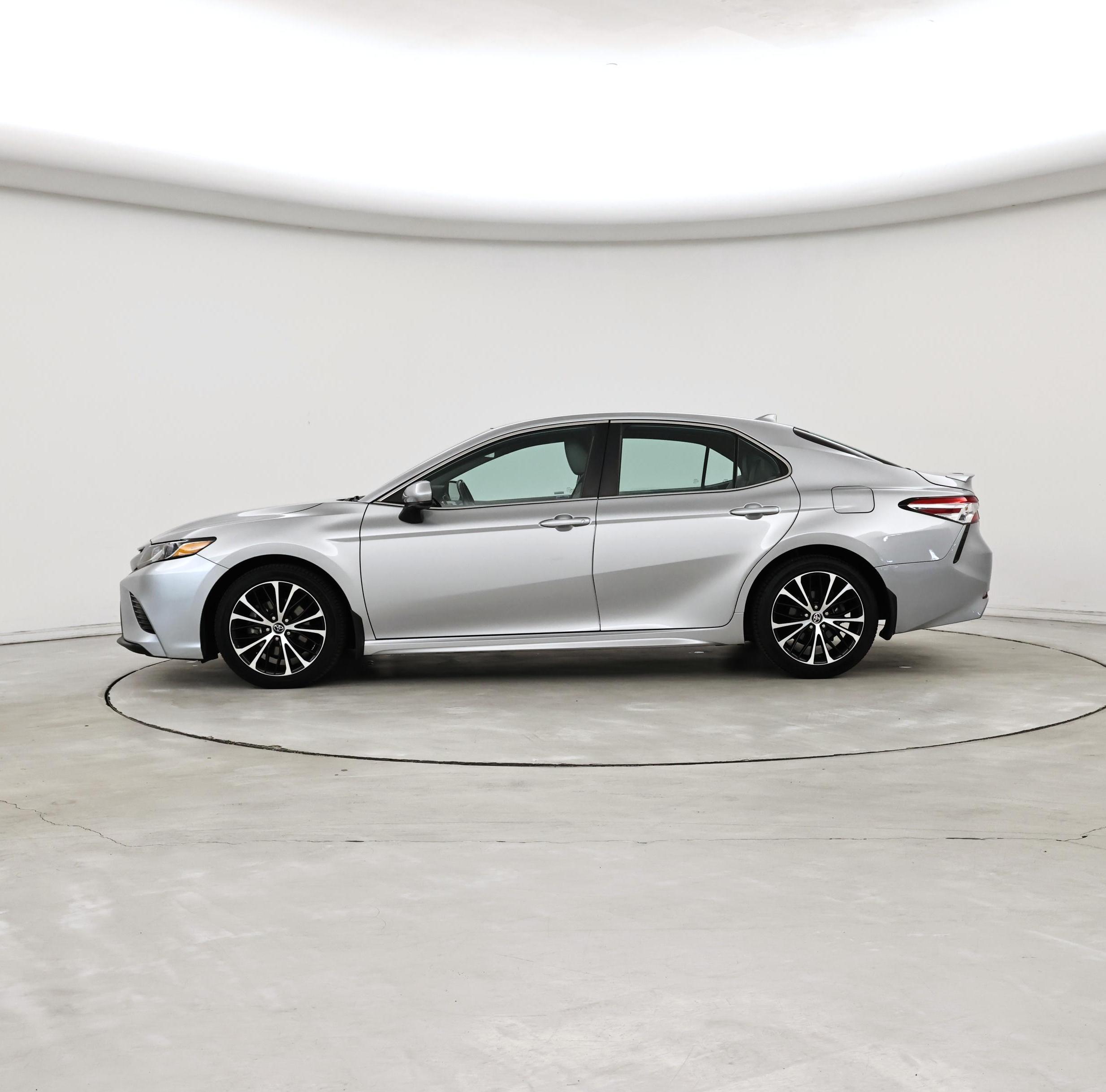 Thumbnail: 2020 Toyota Camry - 3