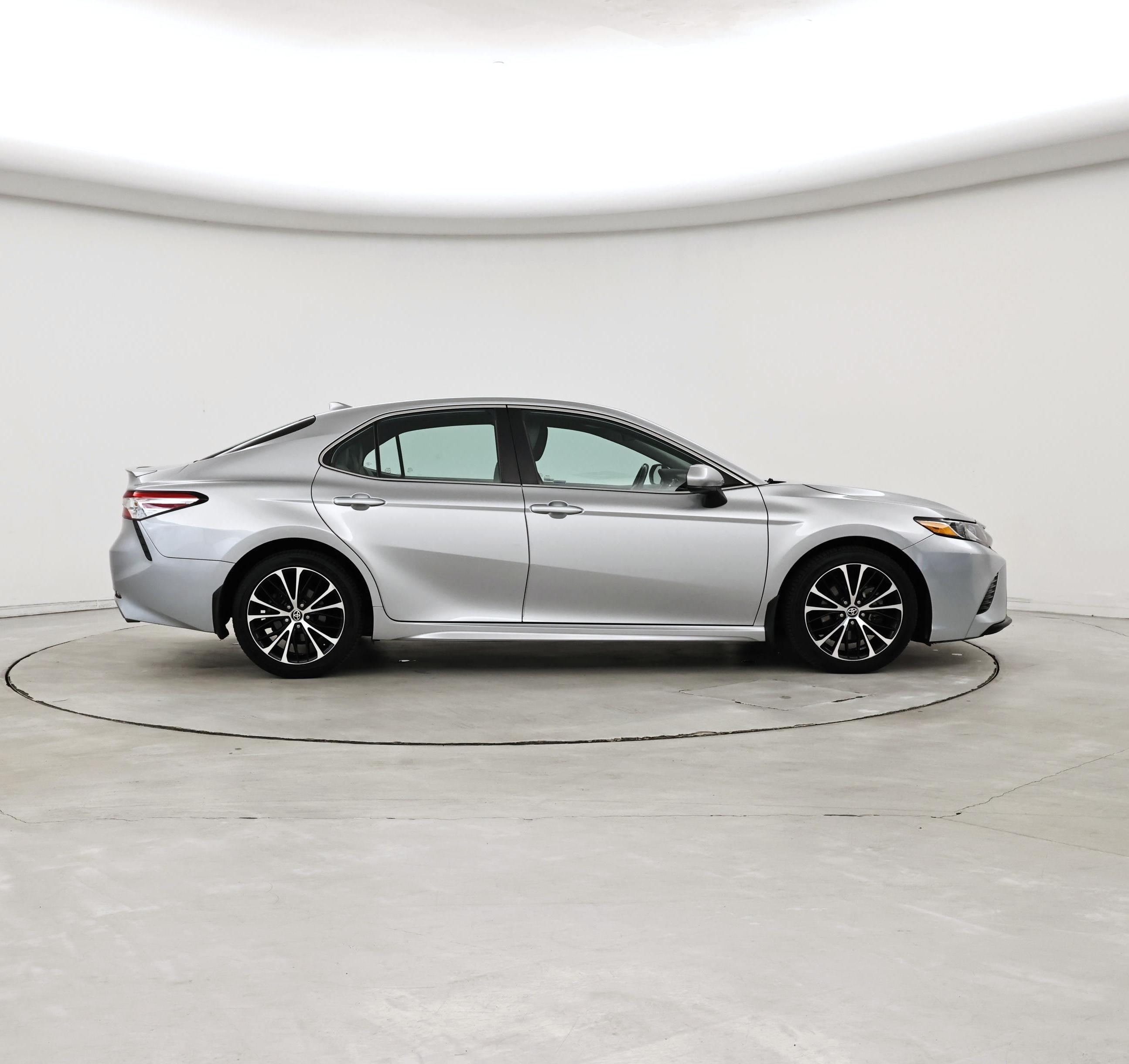 Thumbnail: 2020 Toyota Camry - 7