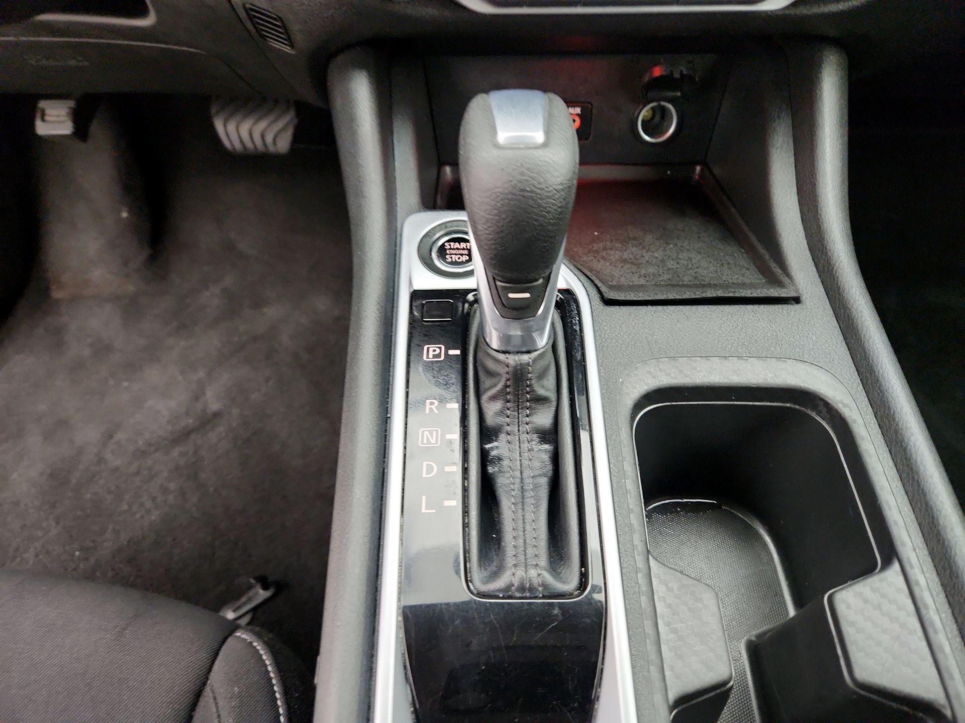 Thumbnail: 2021 Nissan Sentra - 17