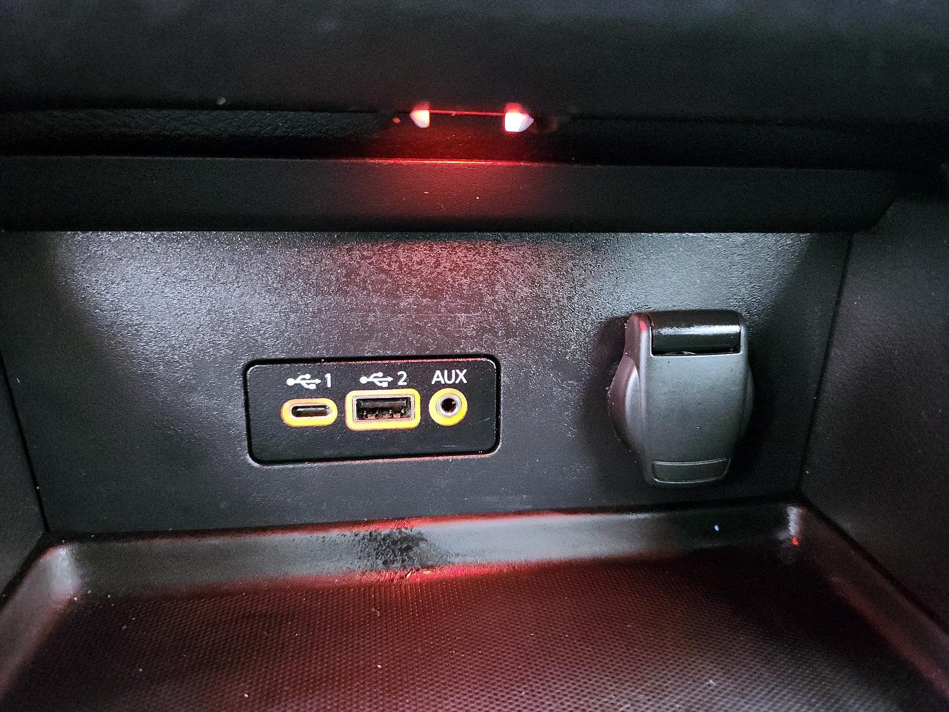 Thumbnail: 2021 Nissan Sentra - 18