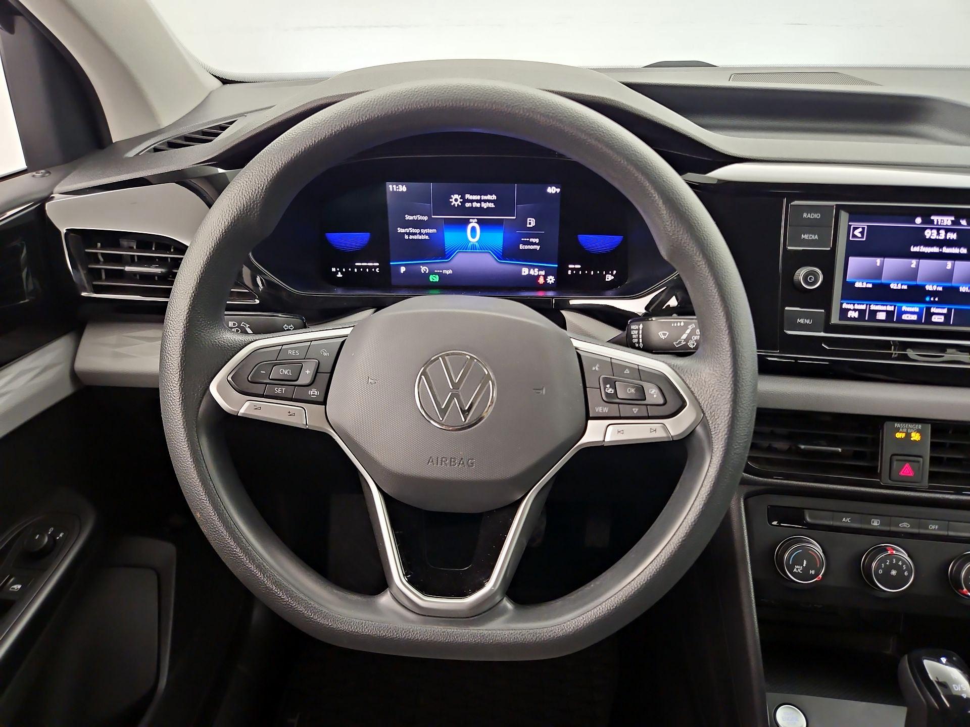 Thumbnail: 2022 Volkswagen Taos - 10