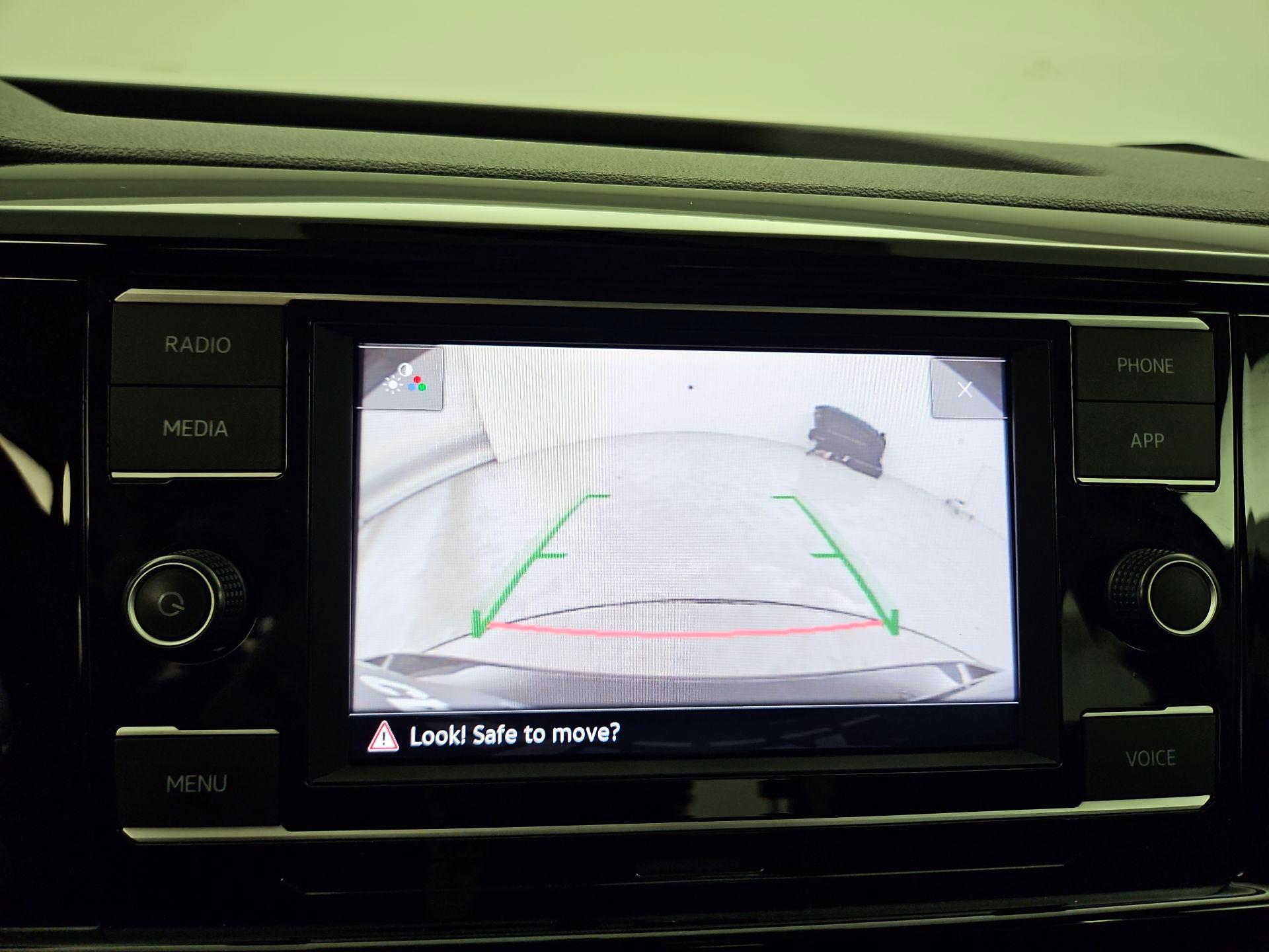 Thumbnail: 2022 Volkswagen Taos - 14