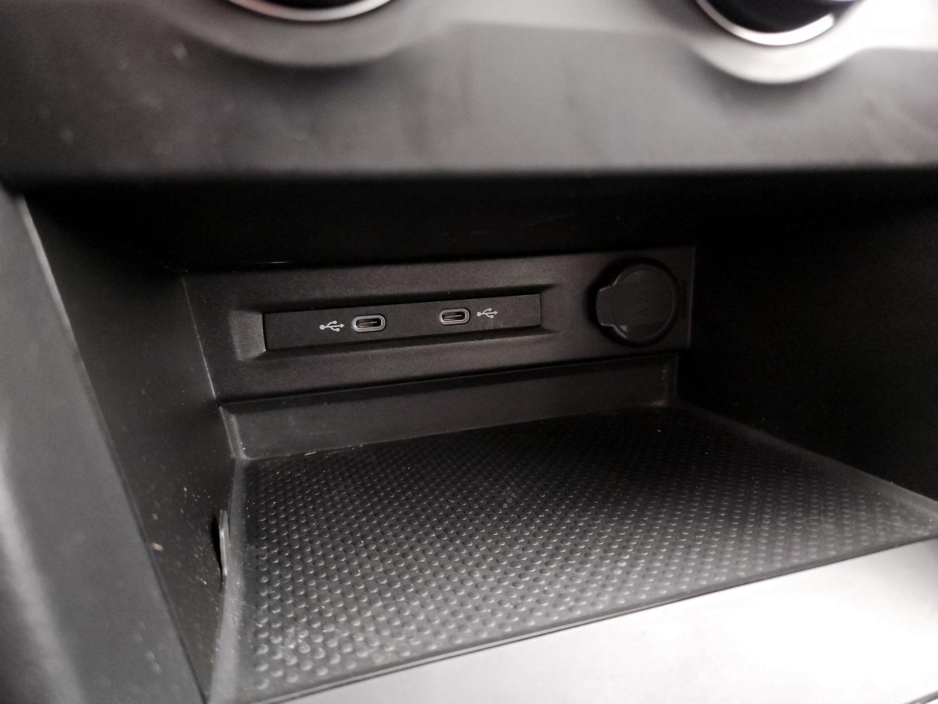 Thumbnail: 2022 Volkswagen Taos - 18