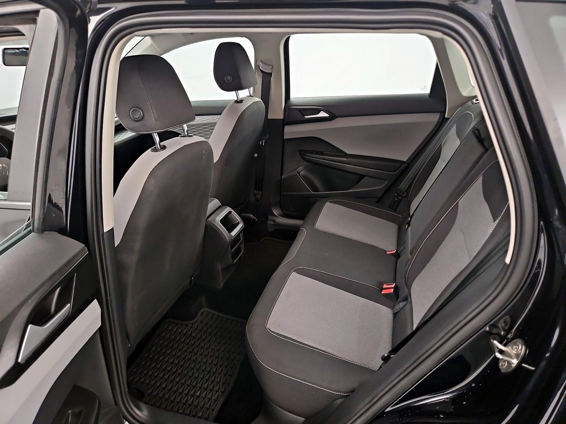 Thumbnail: 2022 Volkswagen Taos - 19