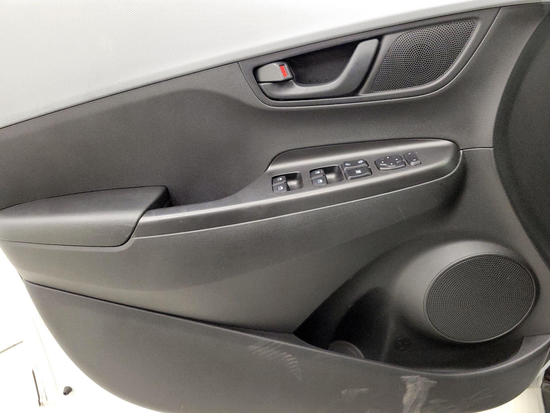 Thumbnail: 2020 Hyundai Kona - 12