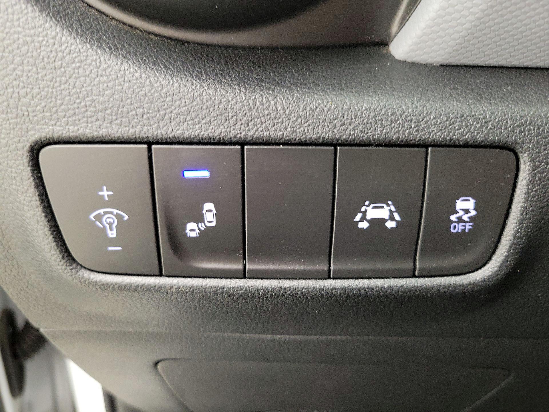 Thumbnail: 2020 Hyundai Kona - 13