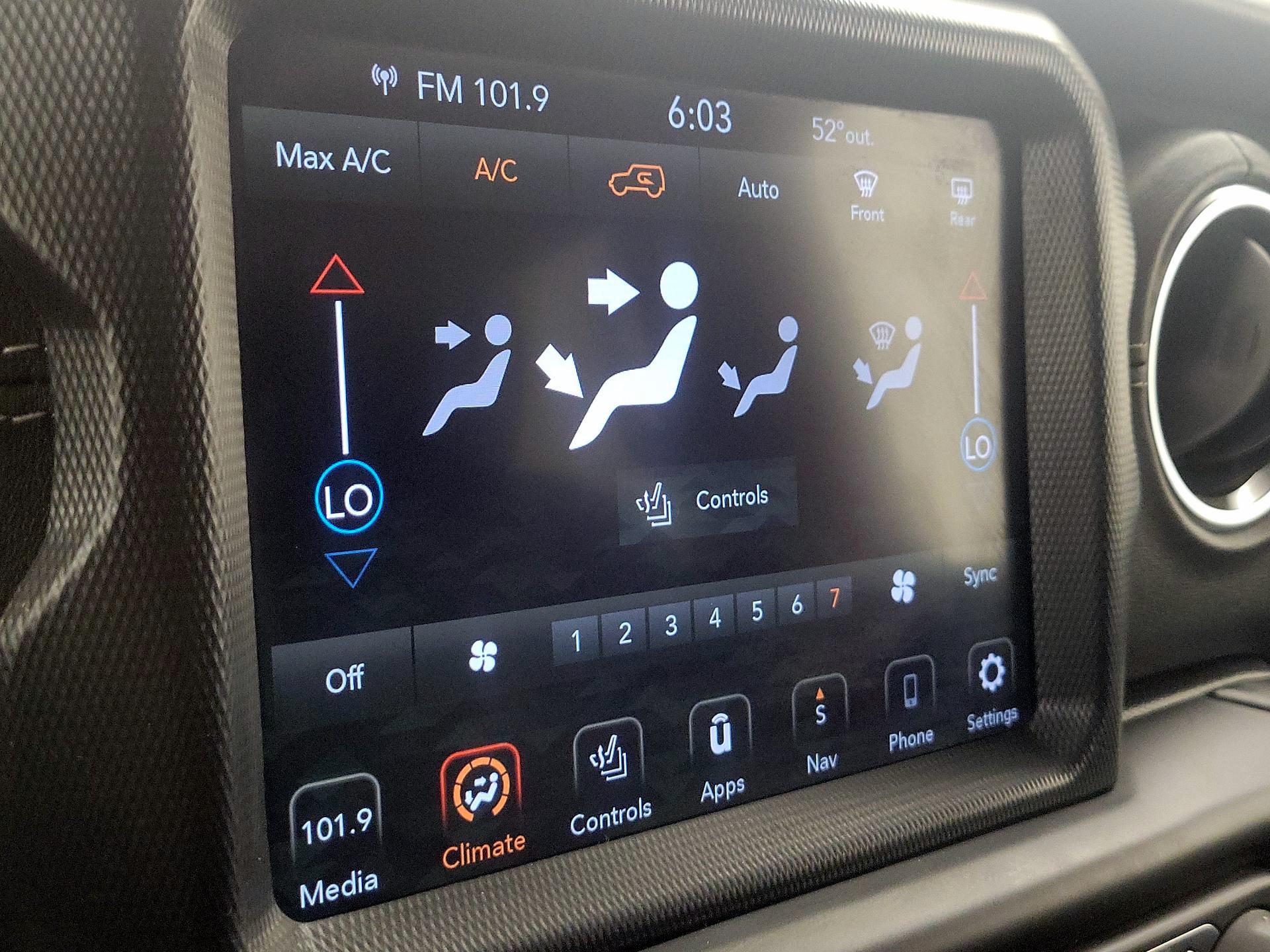 Thumbnail: 2020 Jeep Wrangler - 15