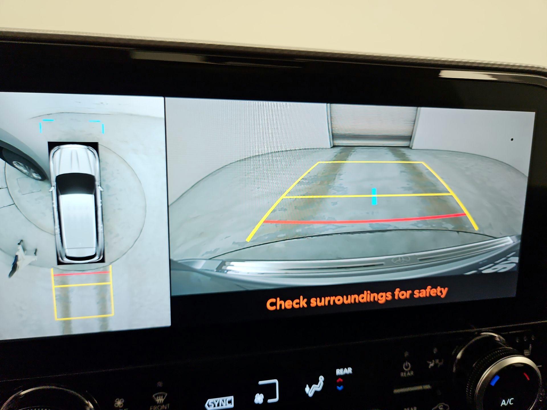 Thumbnail: 2023 Toyota Highlander - 14