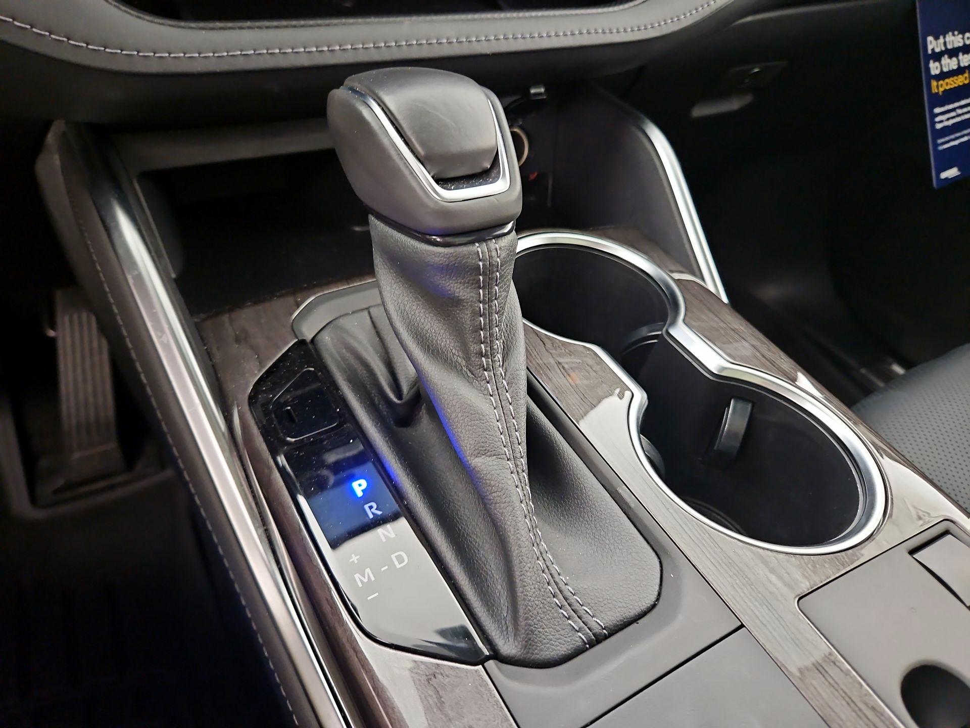 Thumbnail: 2023 Toyota Highlander - 17