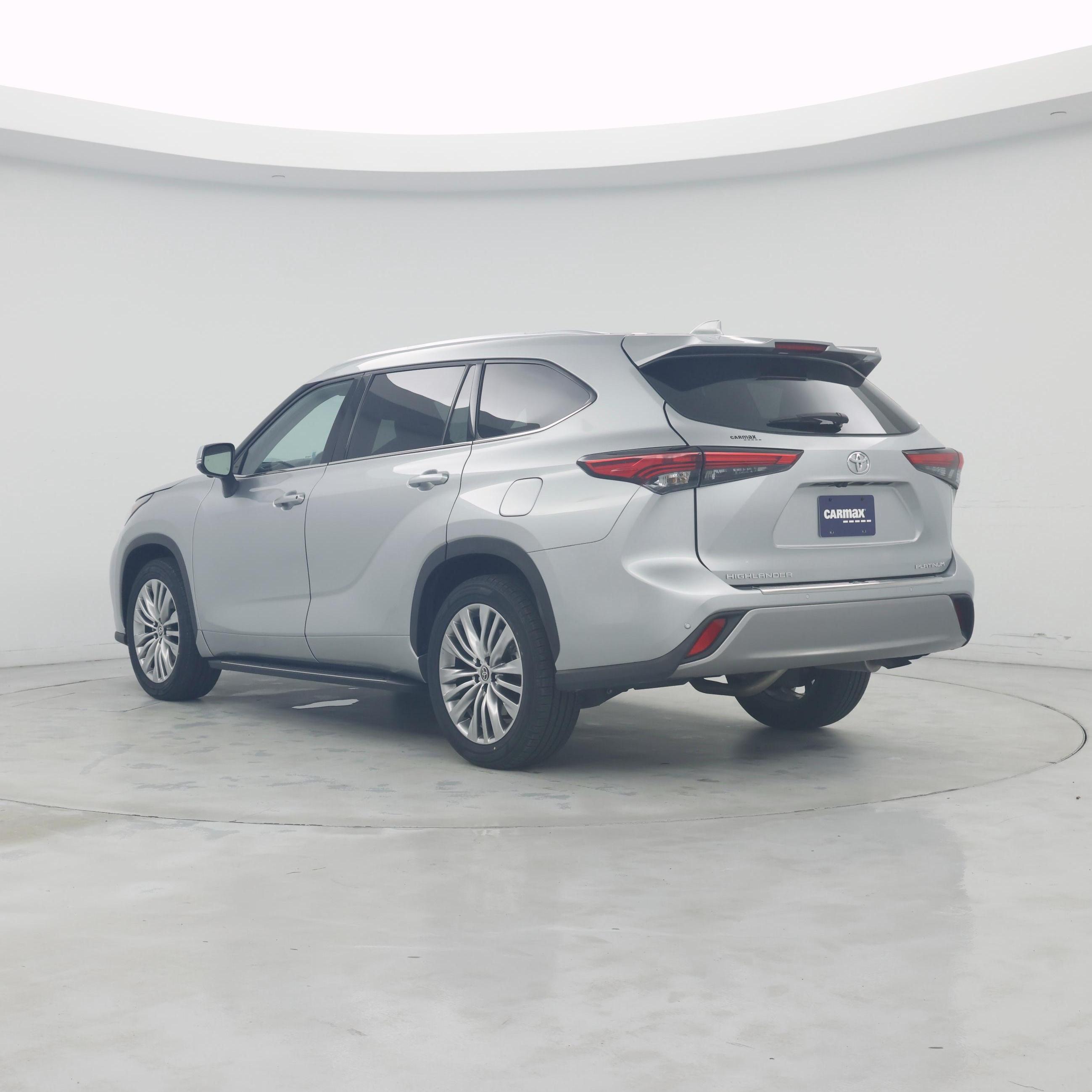 Thumbnail: 2023 Toyota Highlander - 2