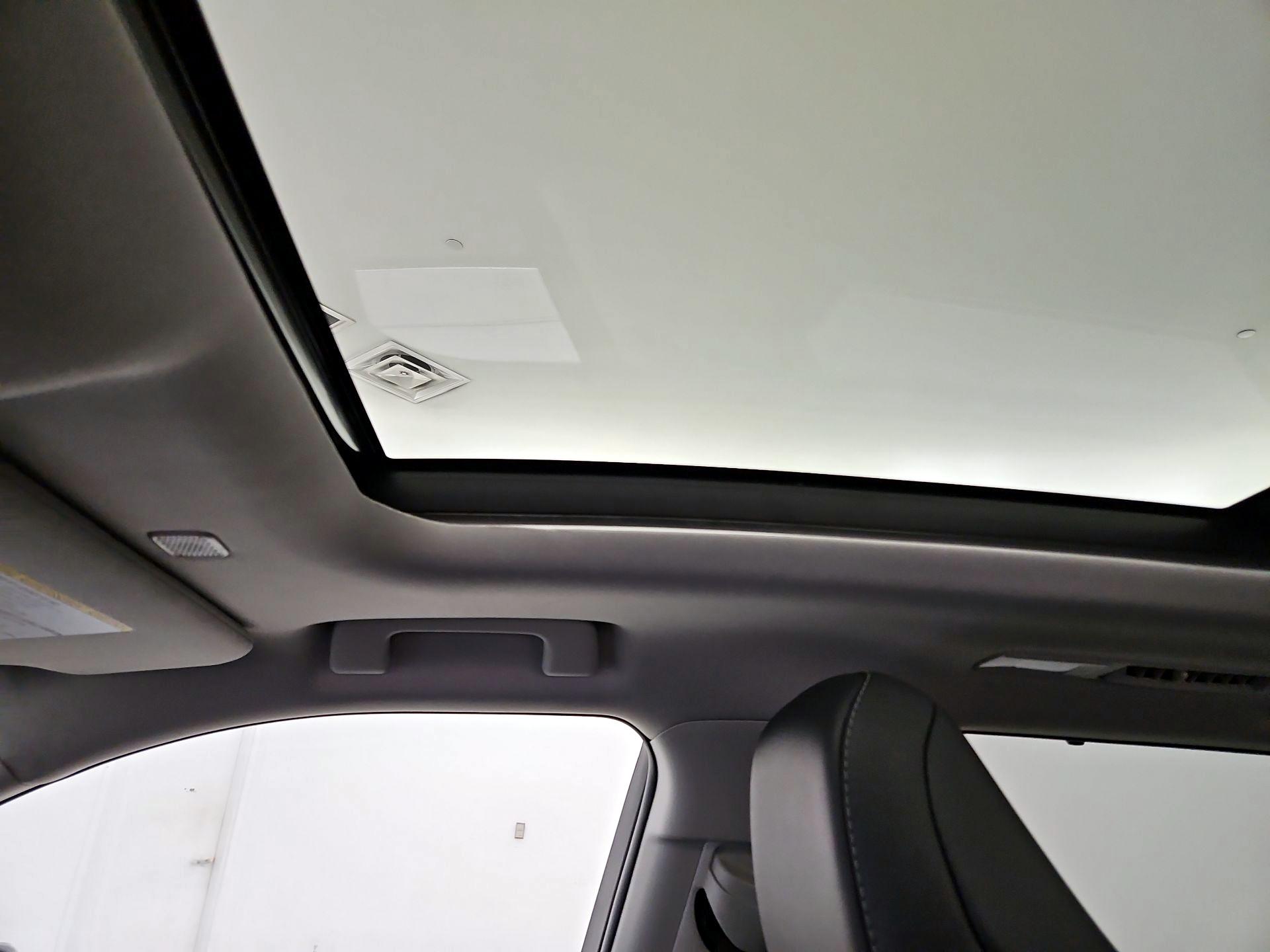 Thumbnail: 2023 Toyota Highlander - 19