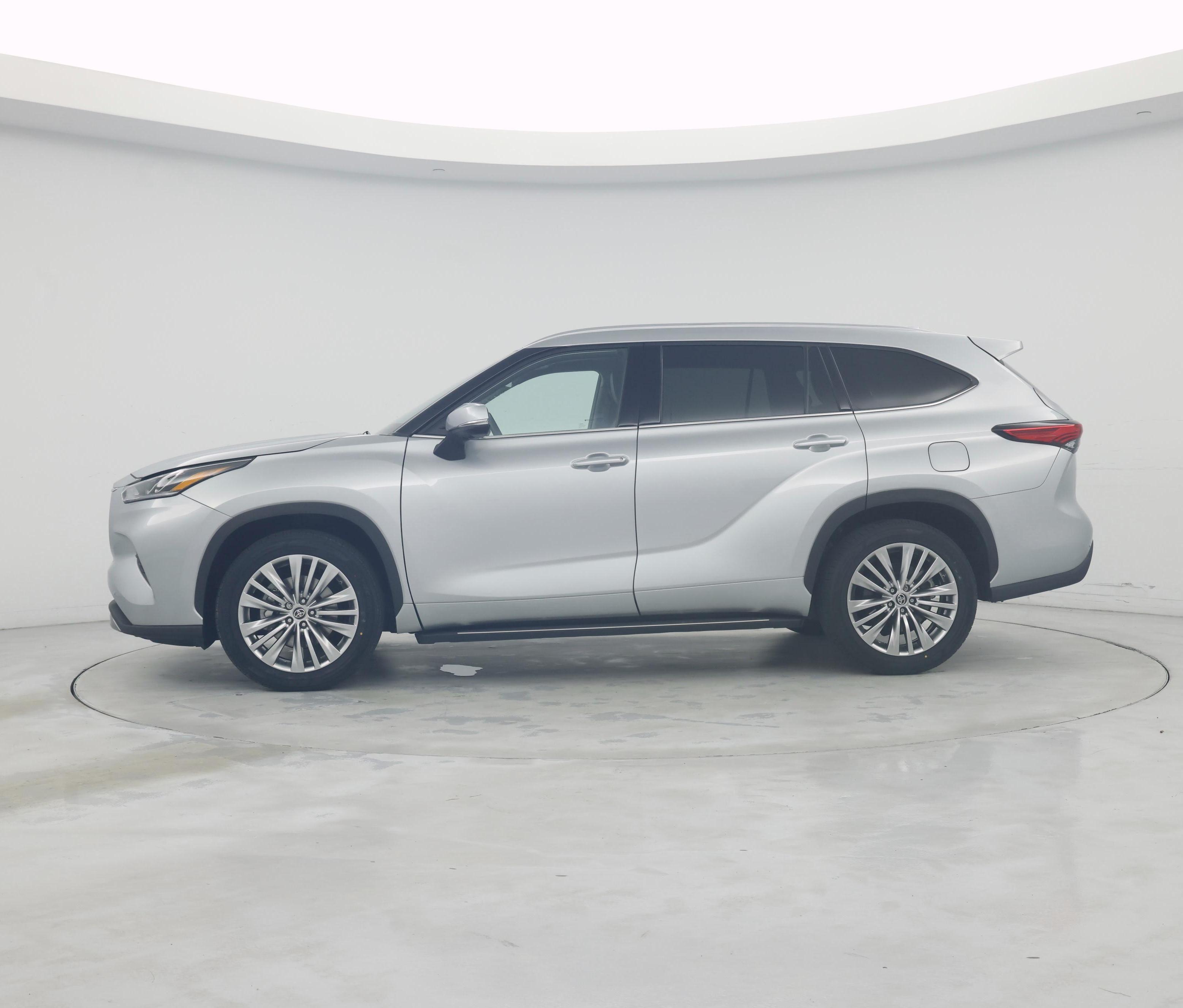 Thumbnail: 2023 Toyota Highlander - 3