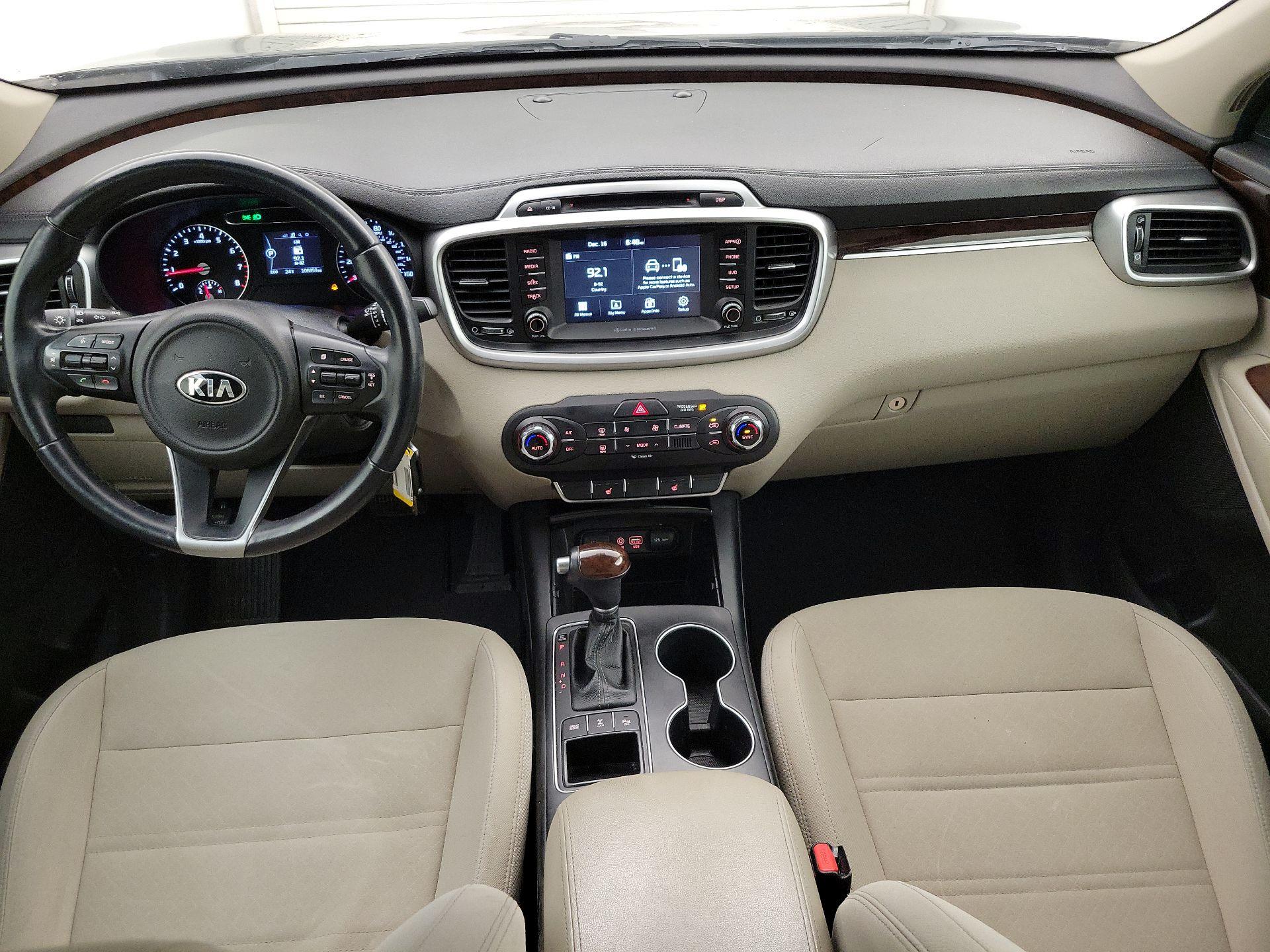 Thumbnail: 2017 Kia Sorento - 9