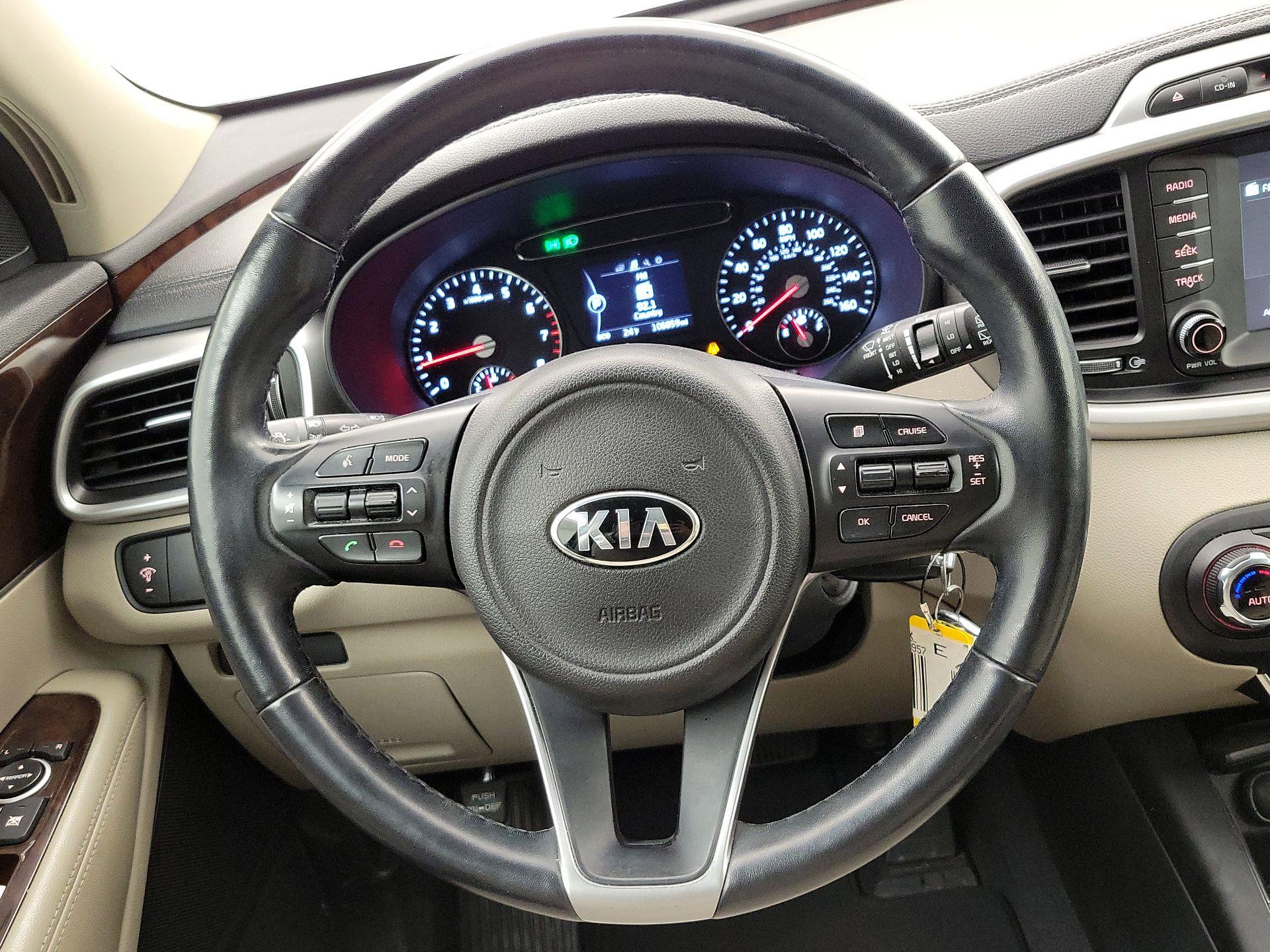 Thumbnail: 2017 Kia Sorento - 10