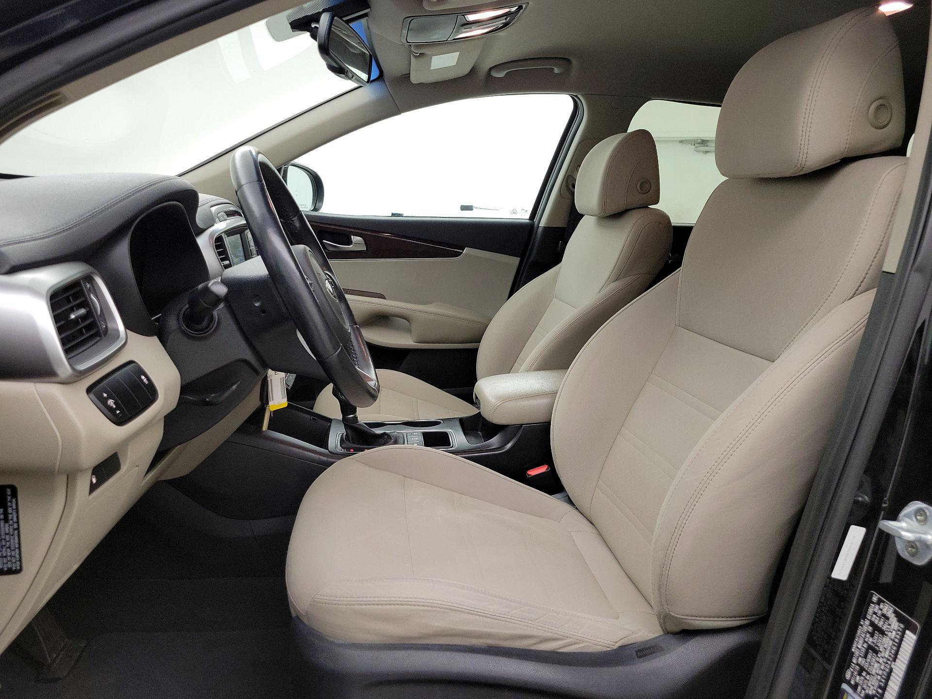 Thumbnail: 2017 Kia Sorento - 11