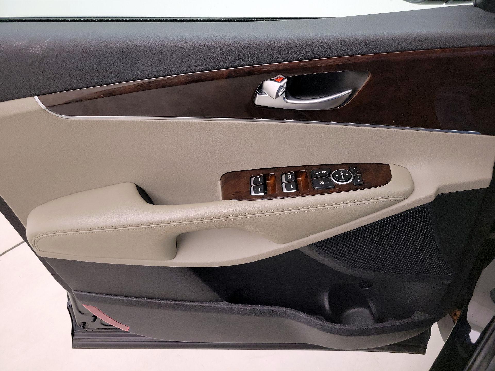 Thumbnail: 2017 Kia Sorento - 12