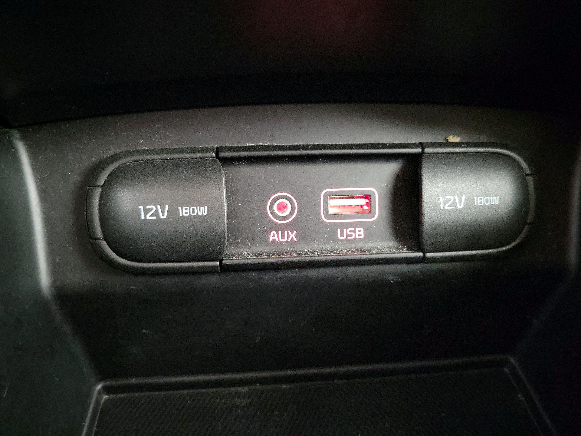 Thumbnail: 2017 Kia Sorento - 18