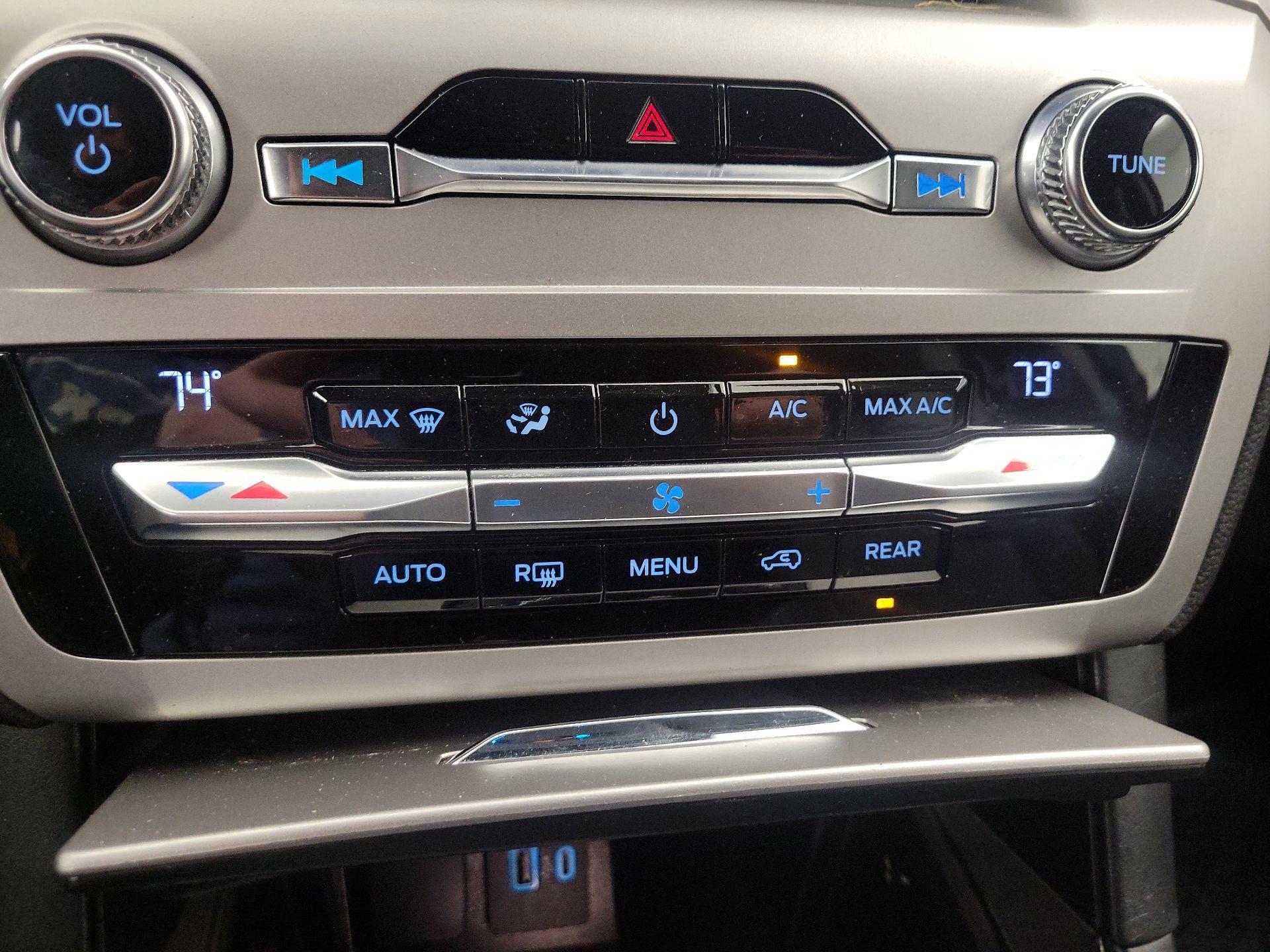 Thumbnail: 2020 Ford Explorer - 16