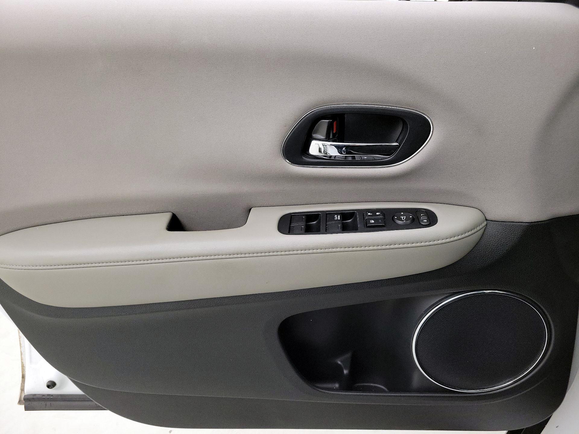 Thumbnail: 2016 Honda HR-V - 12