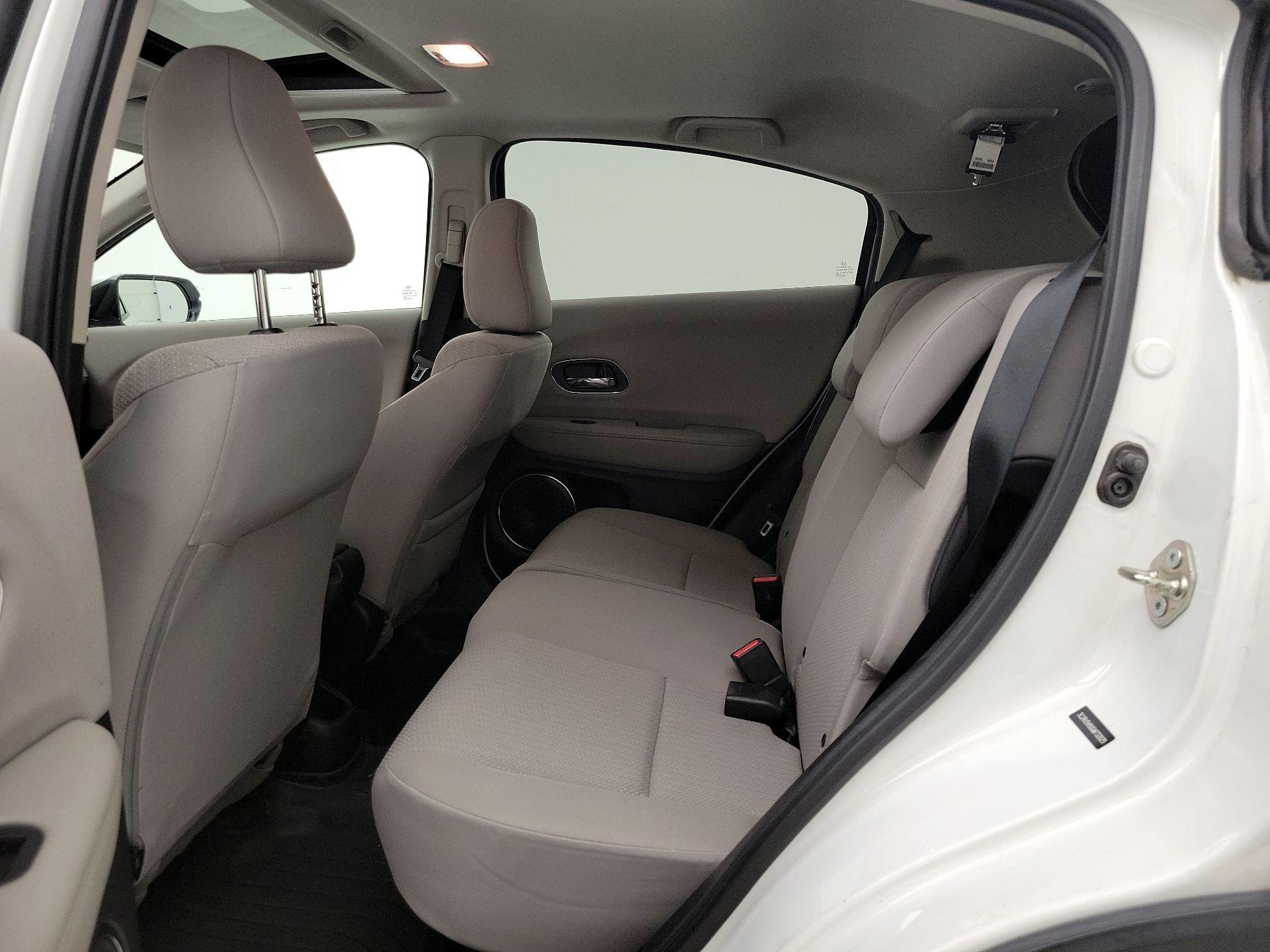 Thumbnail: 2016 Honda HR-V - 20