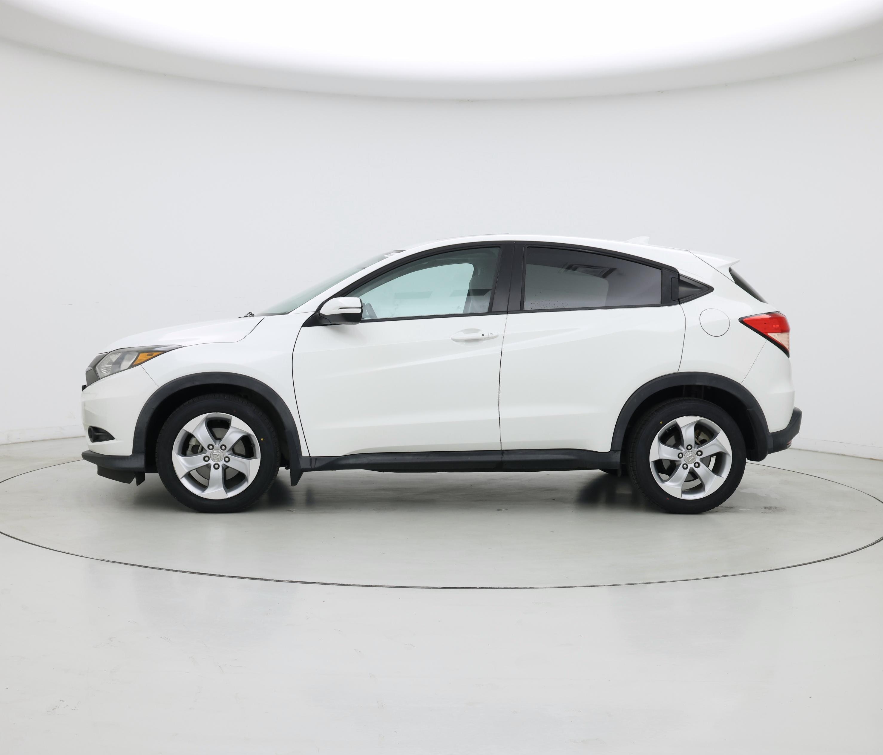 Thumbnail: 2016 Honda HR-V - 3