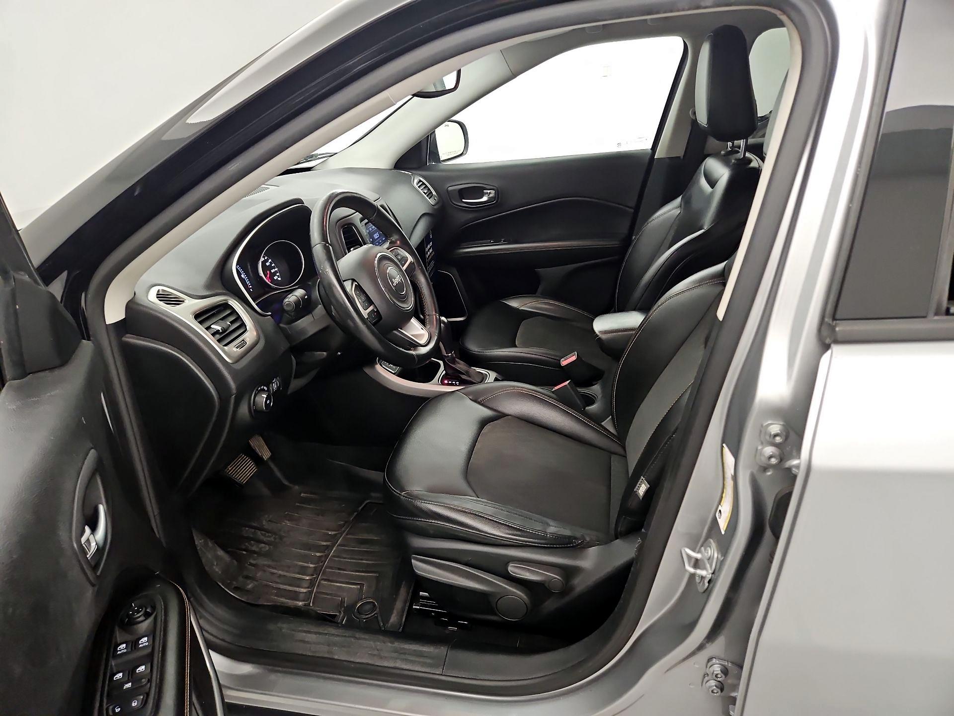 Thumbnail: 2018 Jeep Compass - 11