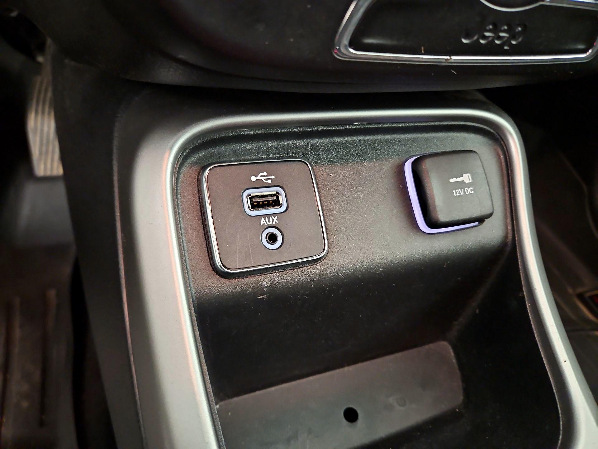 Thumbnail: 2018 Jeep Compass - 18