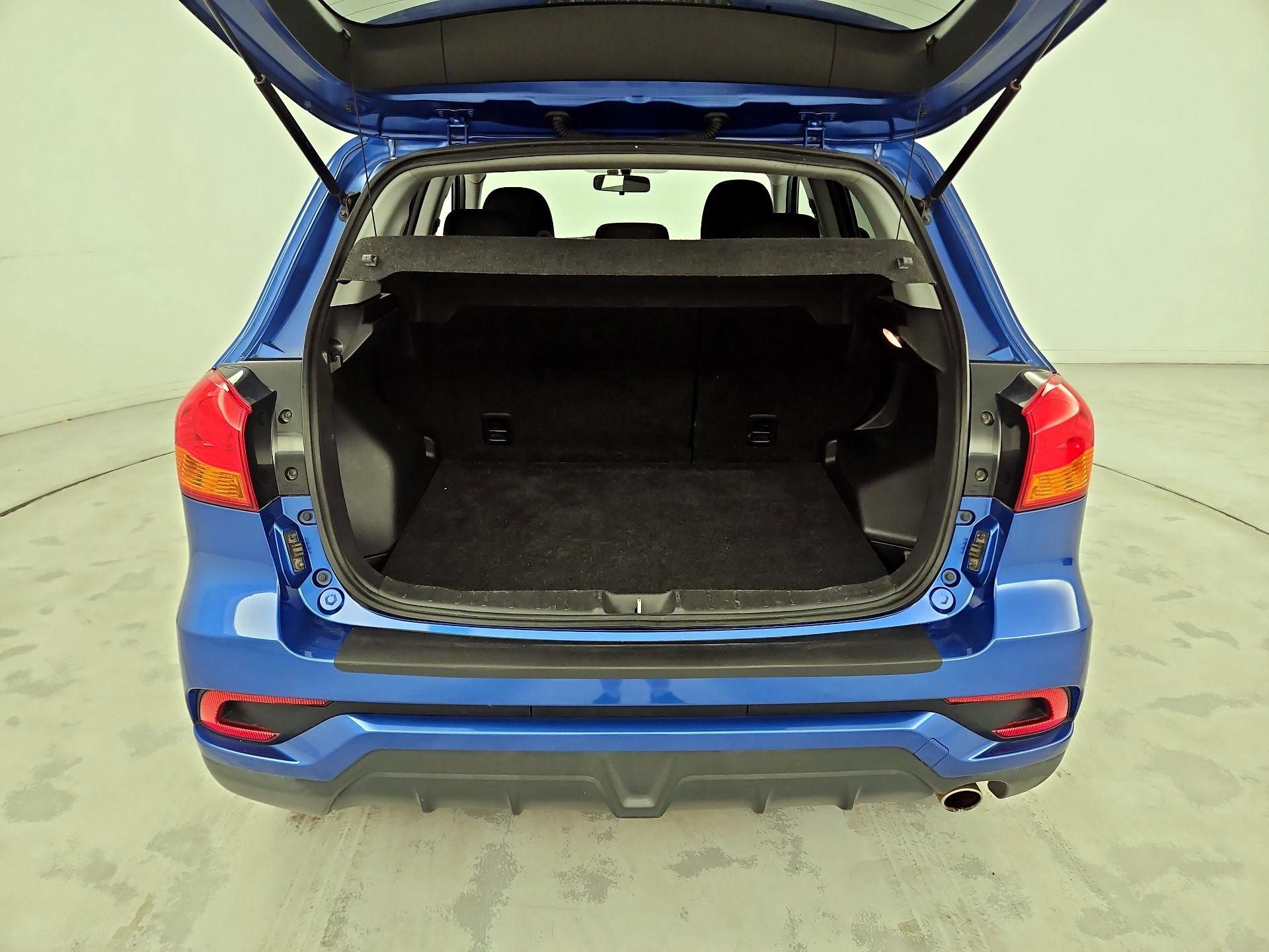 Thumbnail: 2019 Mitsubishi Outlander Sport - 19