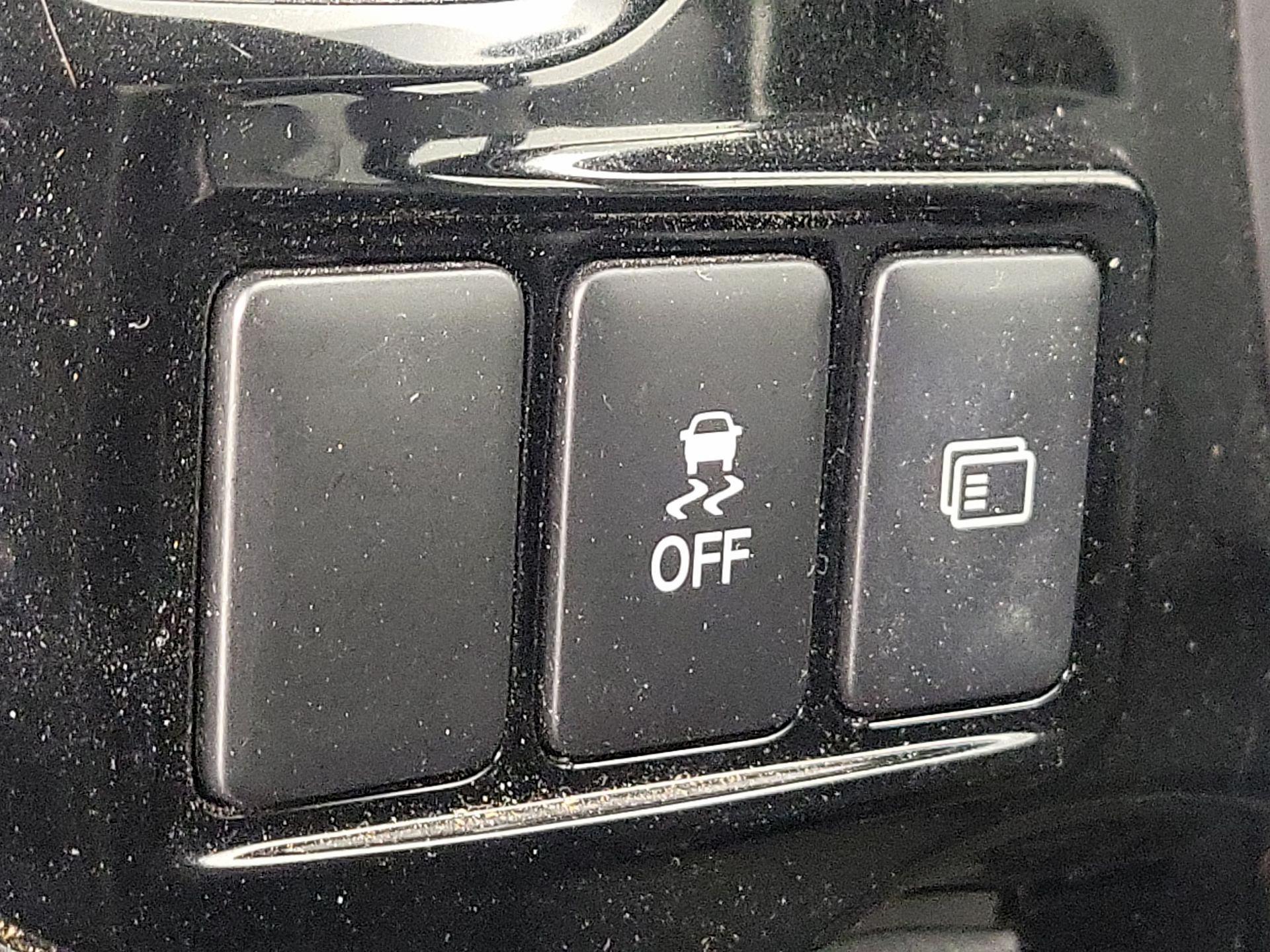 Thumbnail: 2018 Mitsubishi Outlander - 13