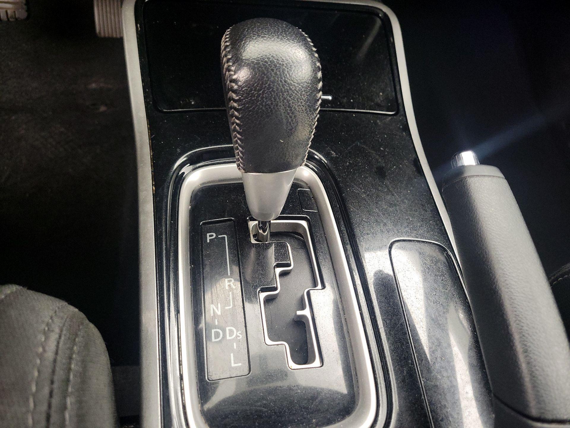 Thumbnail: 2018 Mitsubishi Outlander - 17