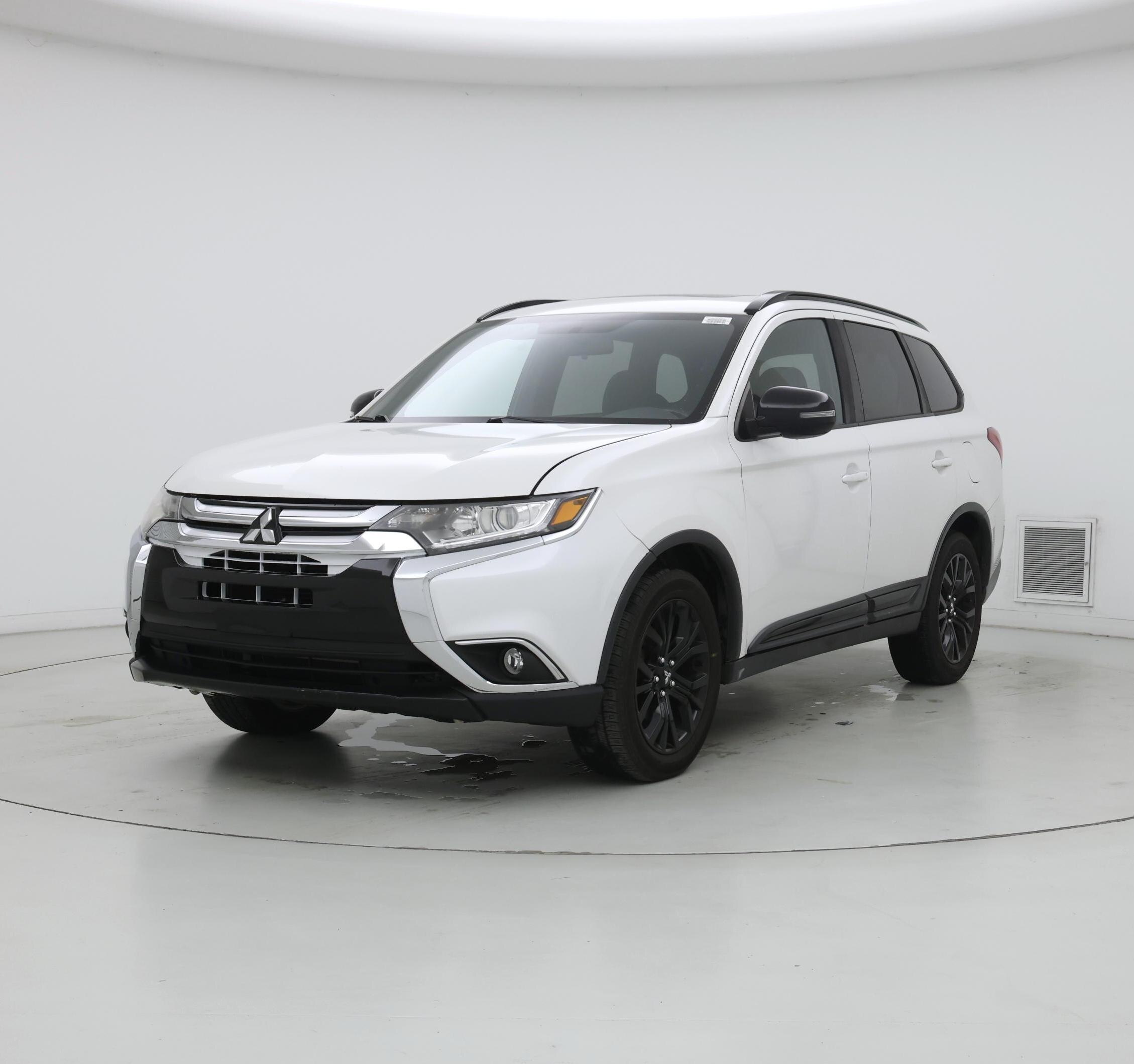 Thumbnail: 2018 Mitsubishi Outlander - 4