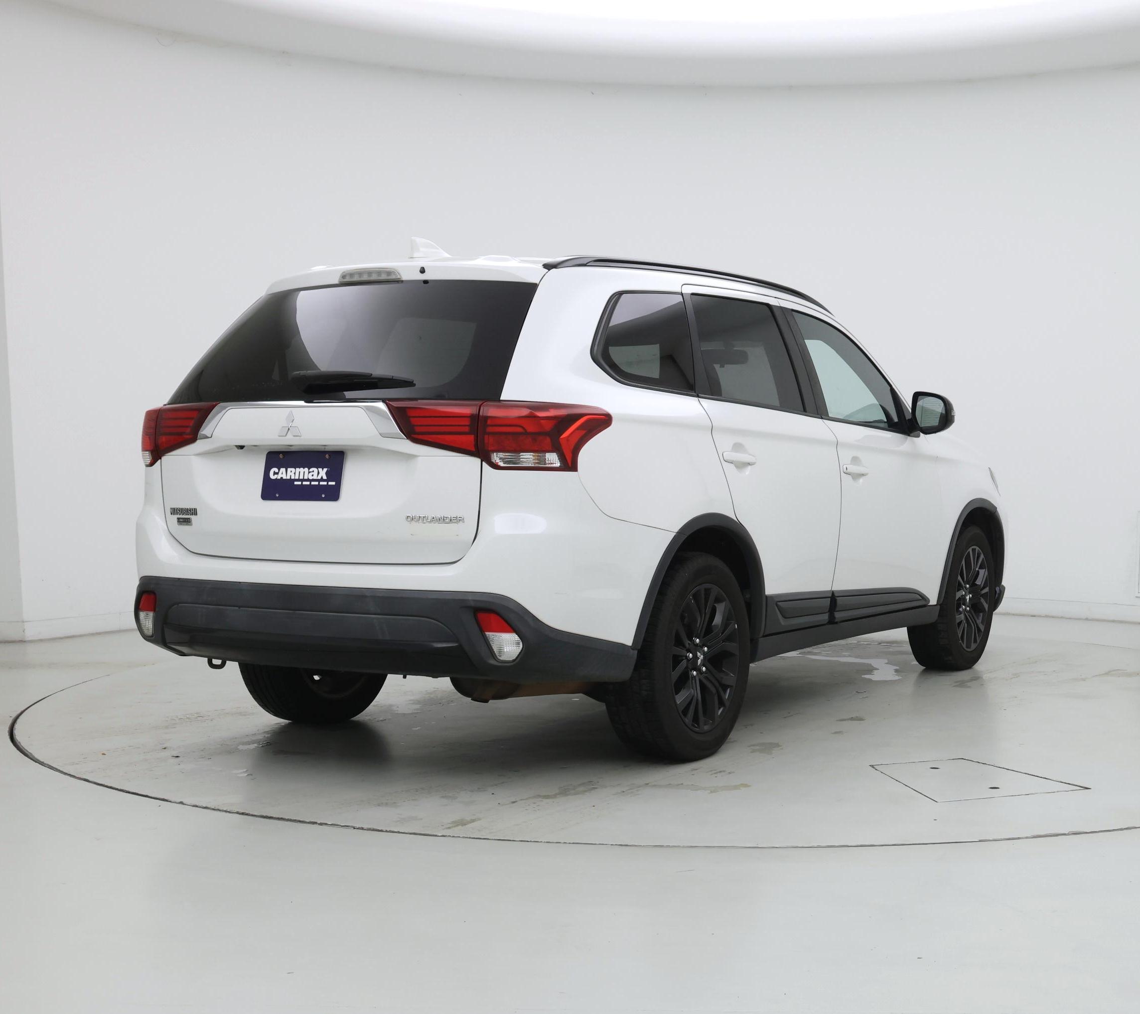 Thumbnail: 2018 Mitsubishi Outlander - 8