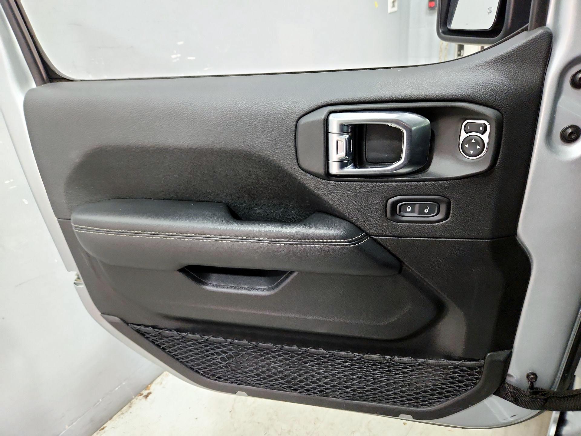 Thumbnail: 2023 Jeep Gladiator - 12