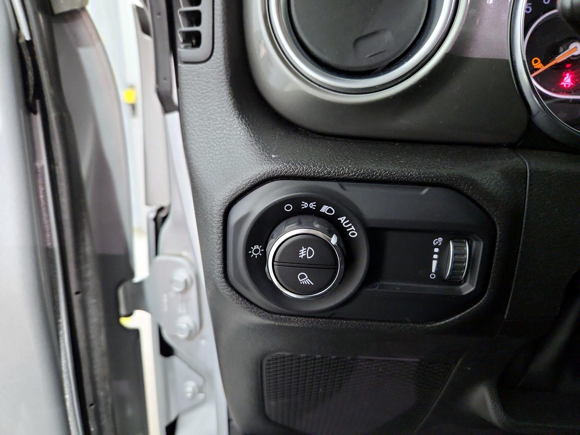 Thumbnail: 2023 Jeep Gladiator - 13