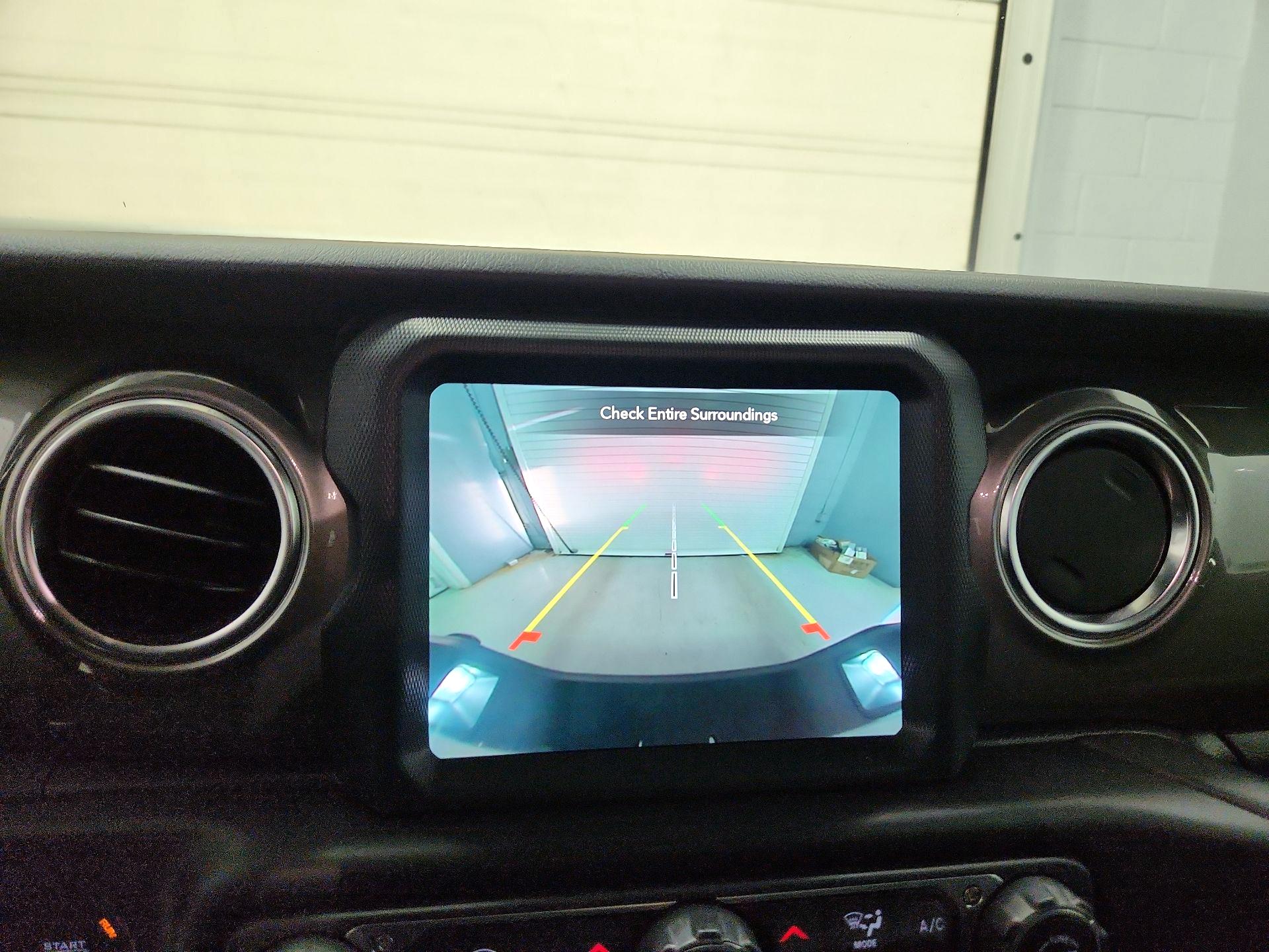 Thumbnail: 2023 Jeep Gladiator - 14