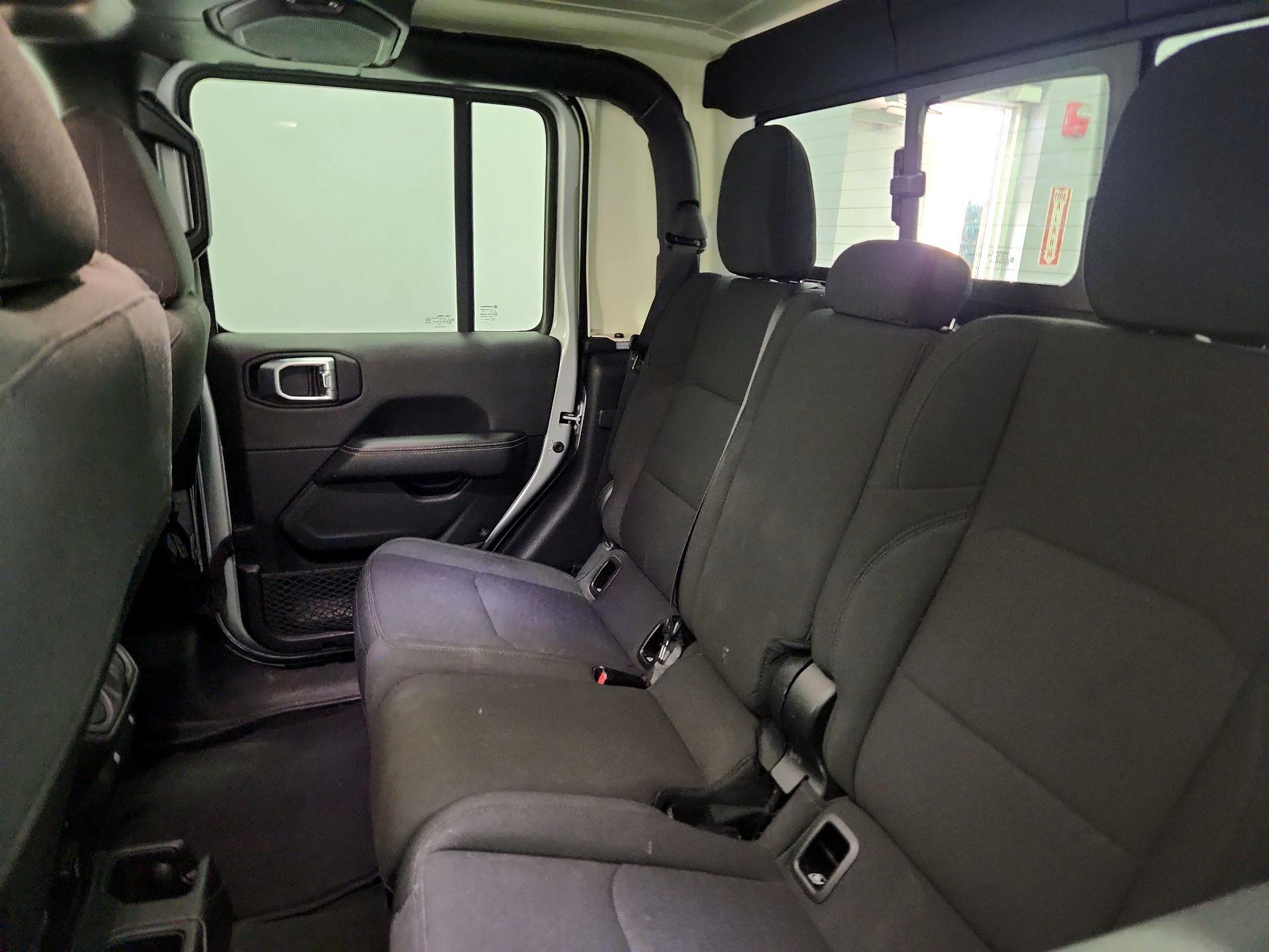 Thumbnail: 2023 Jeep Gladiator - 19