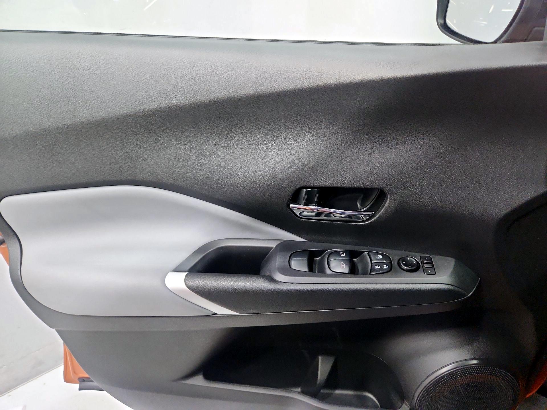 Thumbnail: 2021 Nissan Kicks - 12